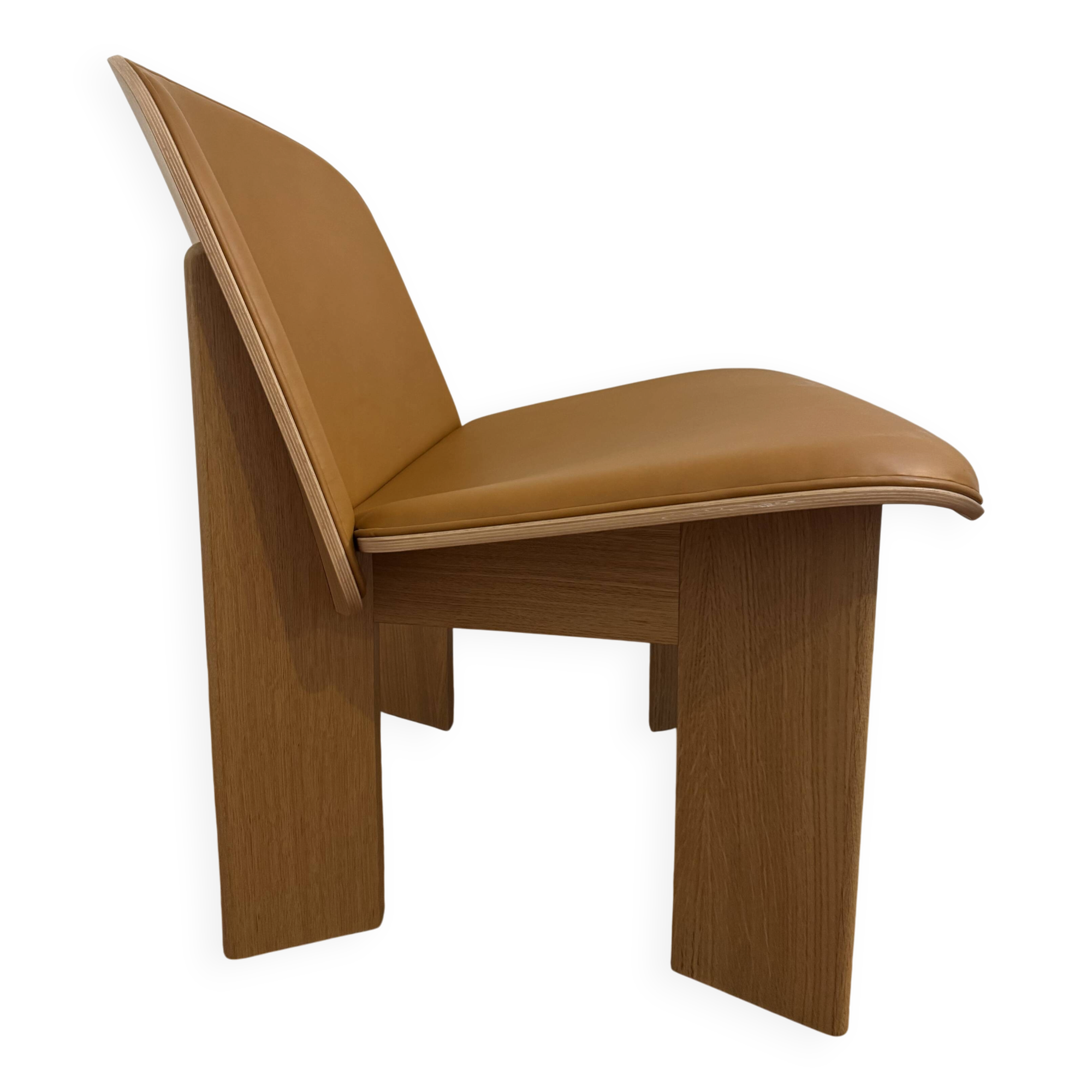 Chisel leather chaise lounge - Hay
