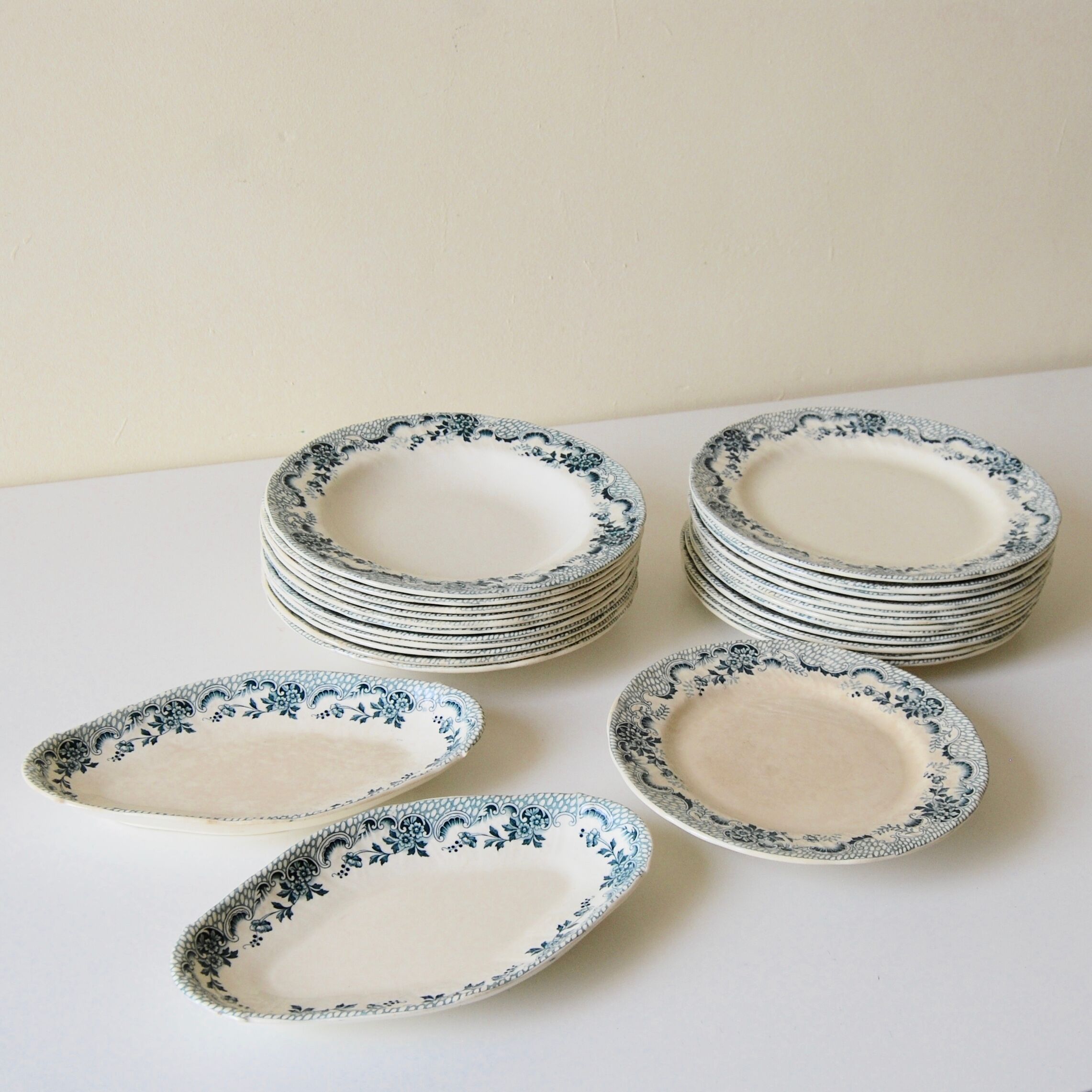 FT Badonviller earthenware Dinnerware model Colbert