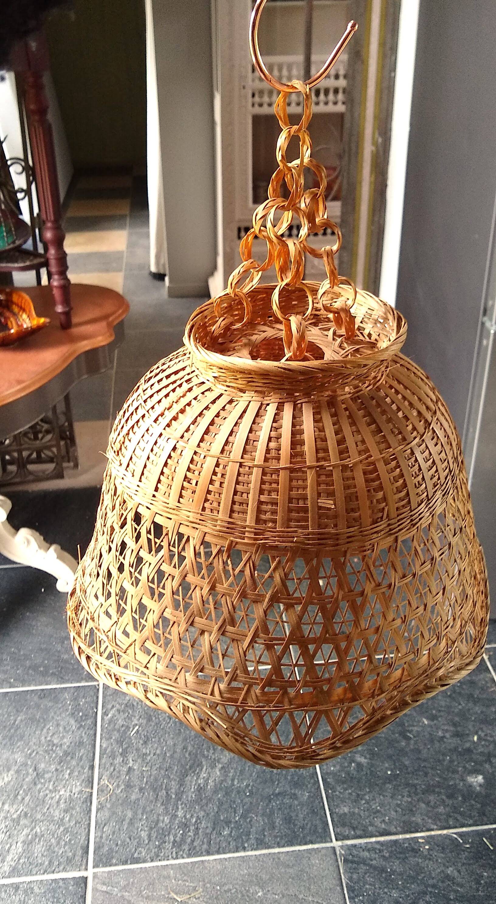Flower-shaped woven wicker pendant light