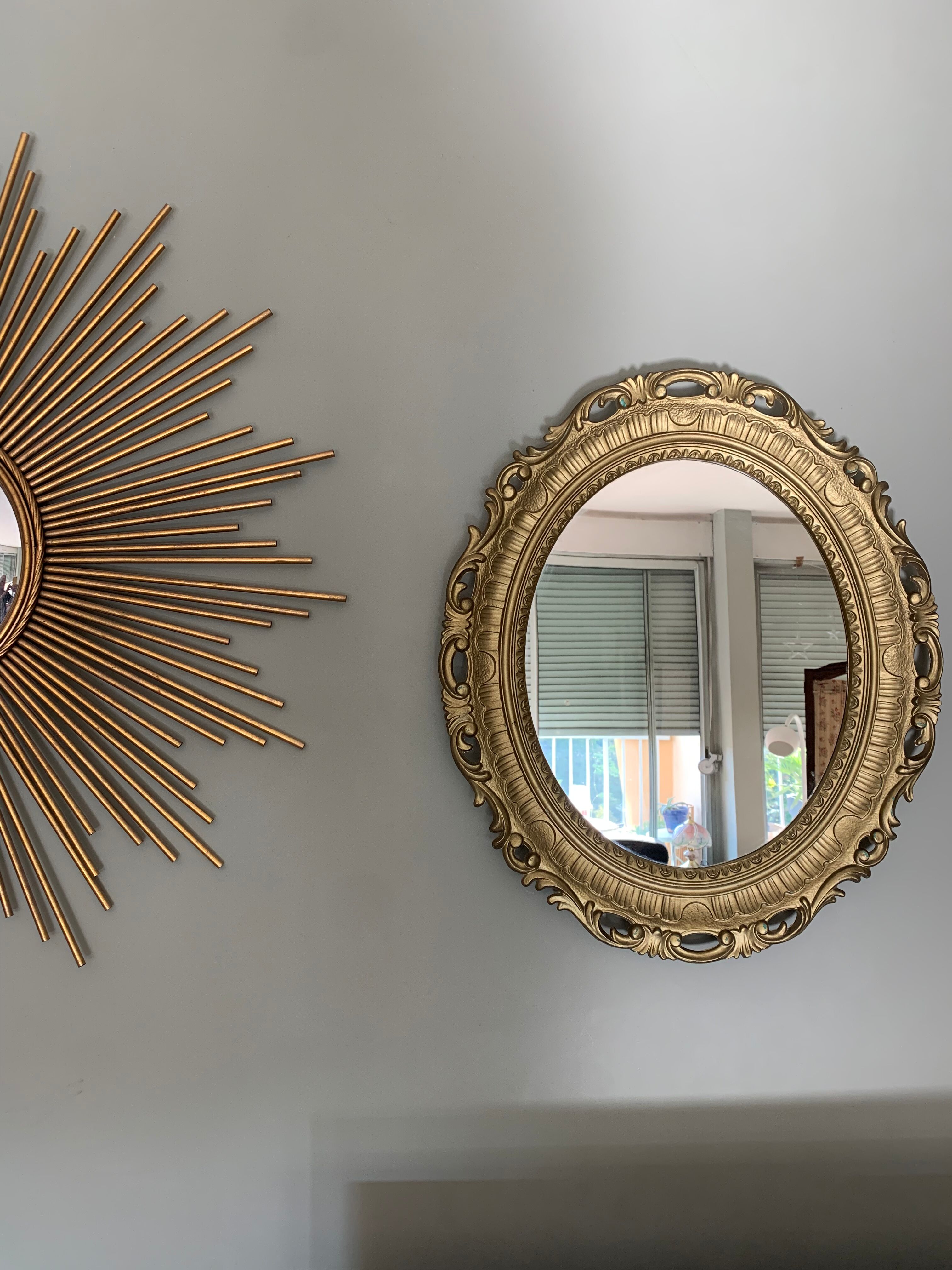 Miroir ovale doré années 70