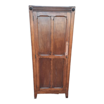 Armoire parisienne