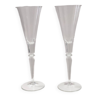 Pair of vintage transparent crystal flutes attributed to baccarat