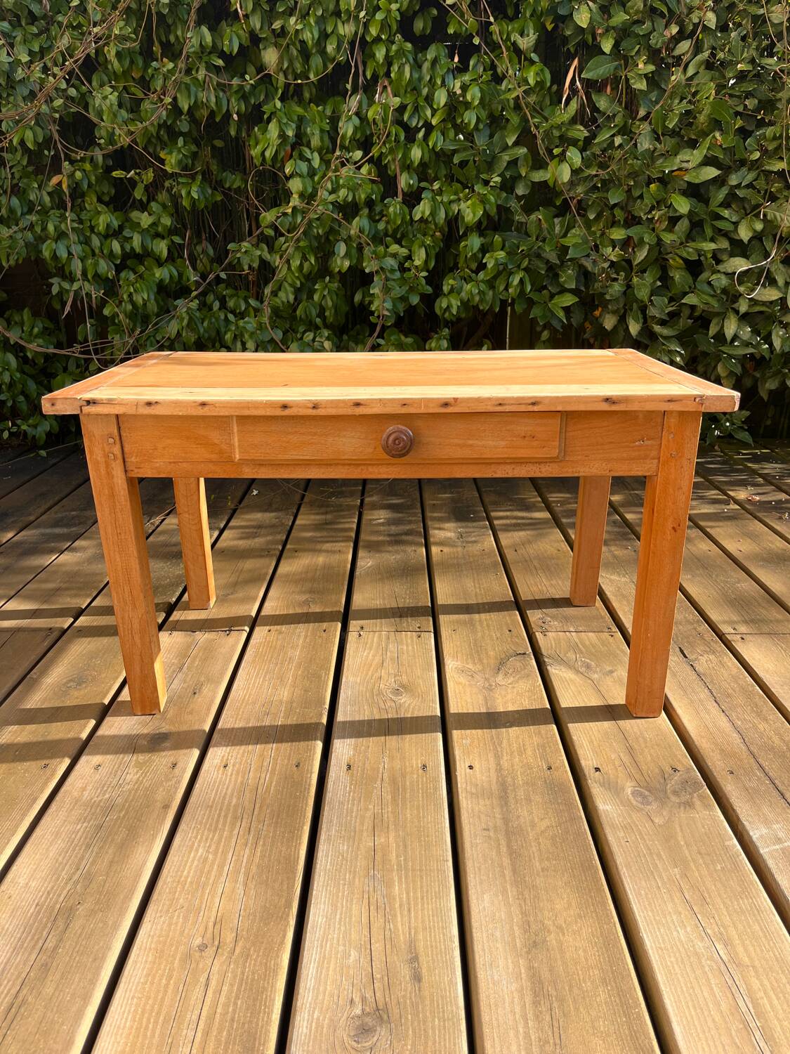 Old farmhouse coffee table in solid wood, 1 drawer