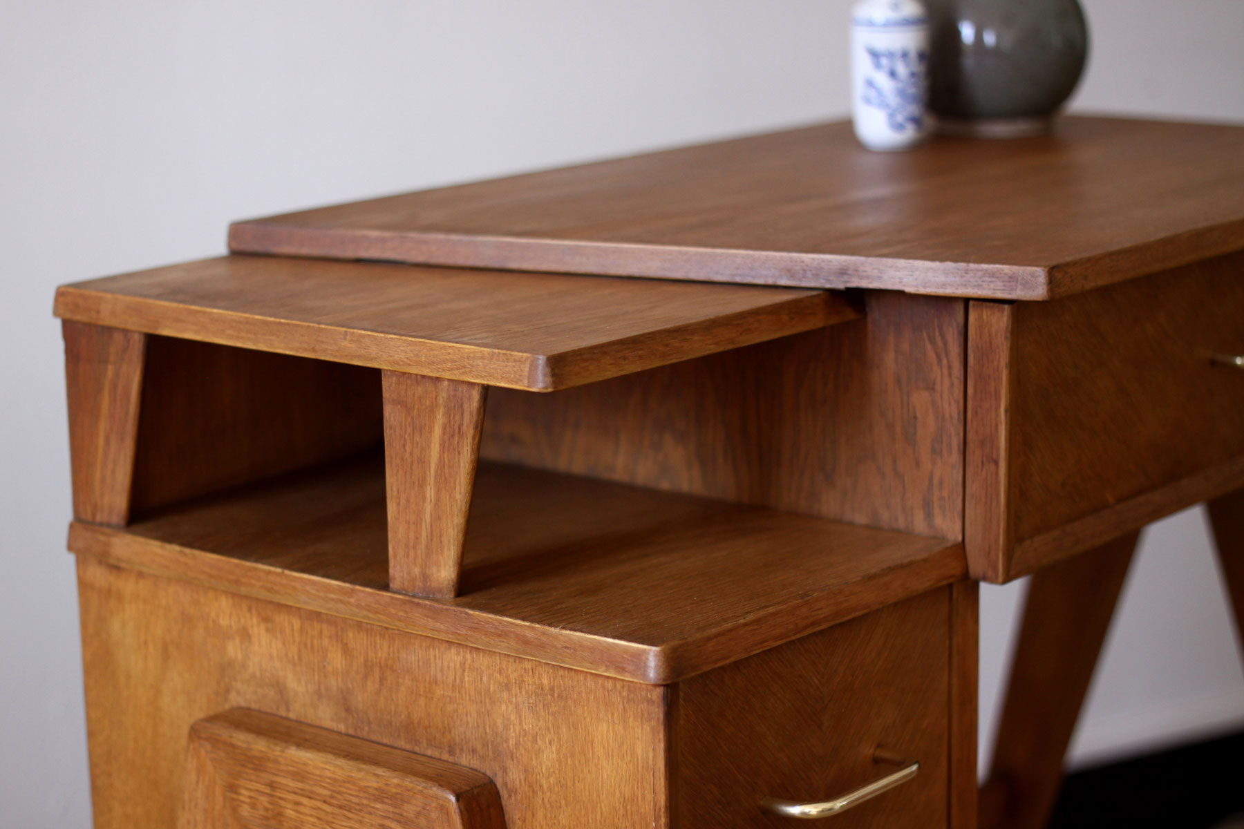 Vintage desk feet compass