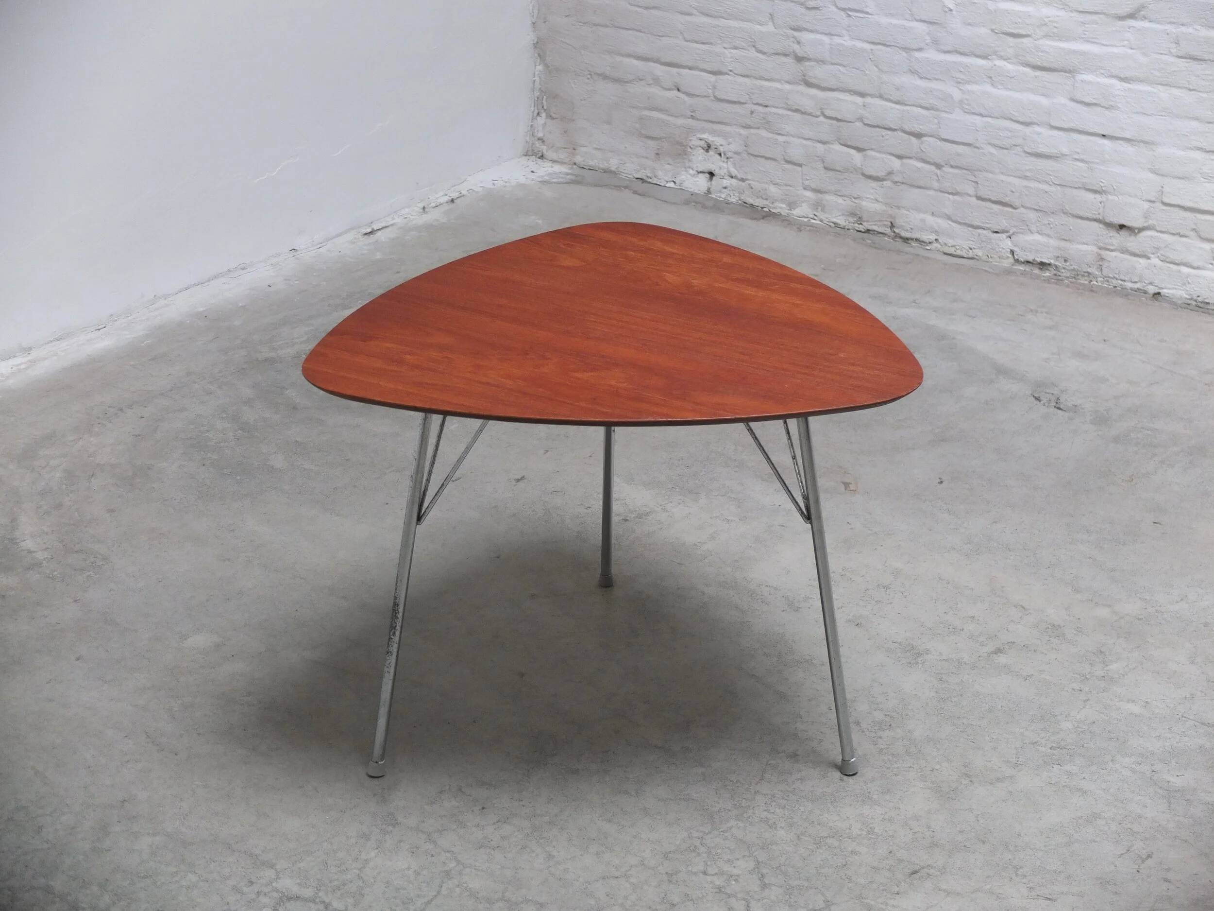 Triangular 'VL1312' side table in teak by Vermund Larsen, 1959