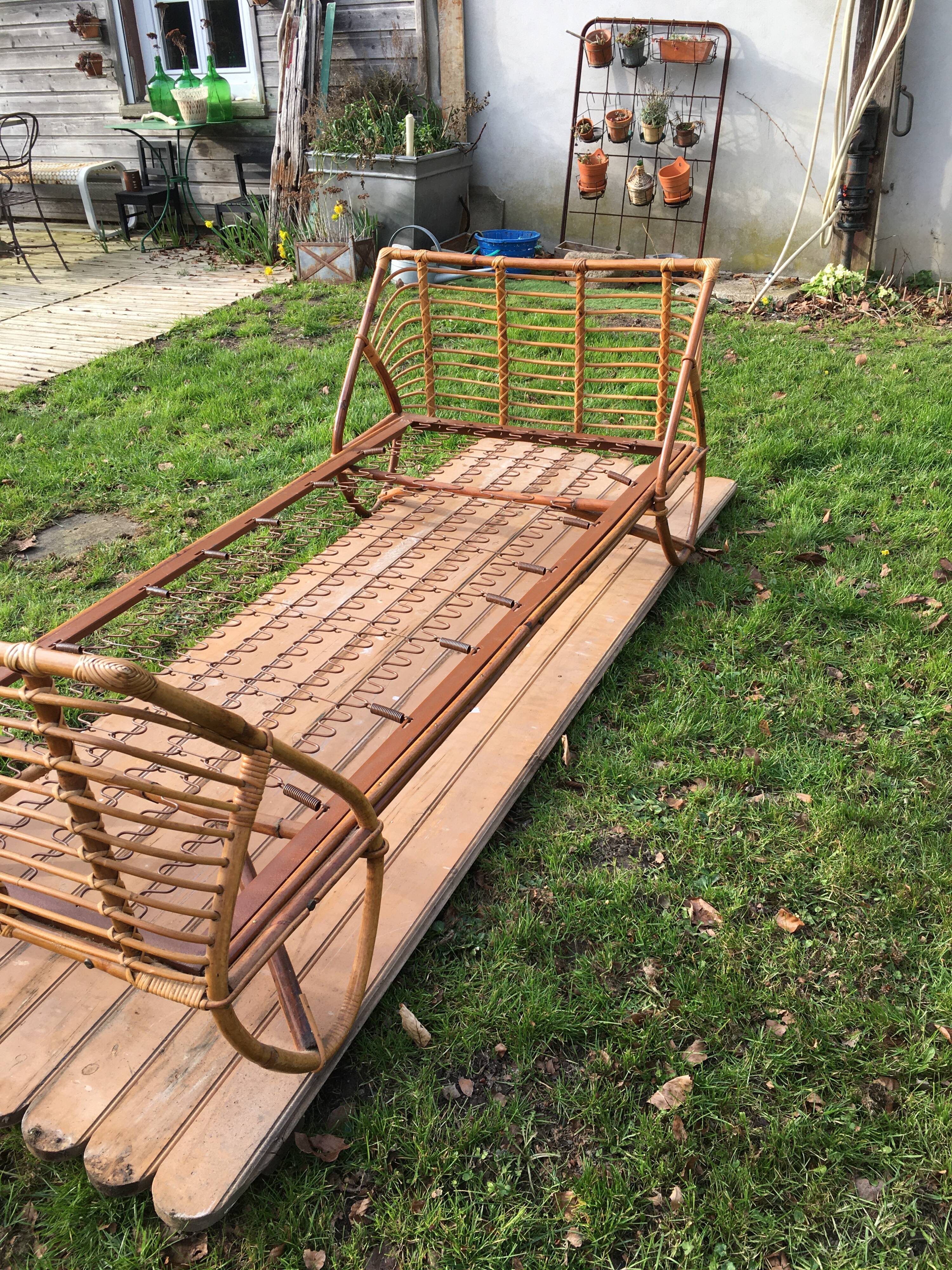 Rattan basket bed