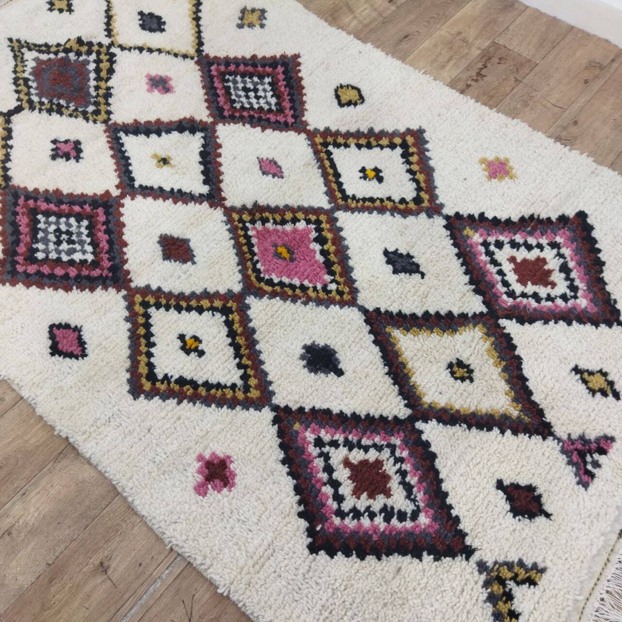 Azilal Berber rug in handmade wool 240 X 145 CM
