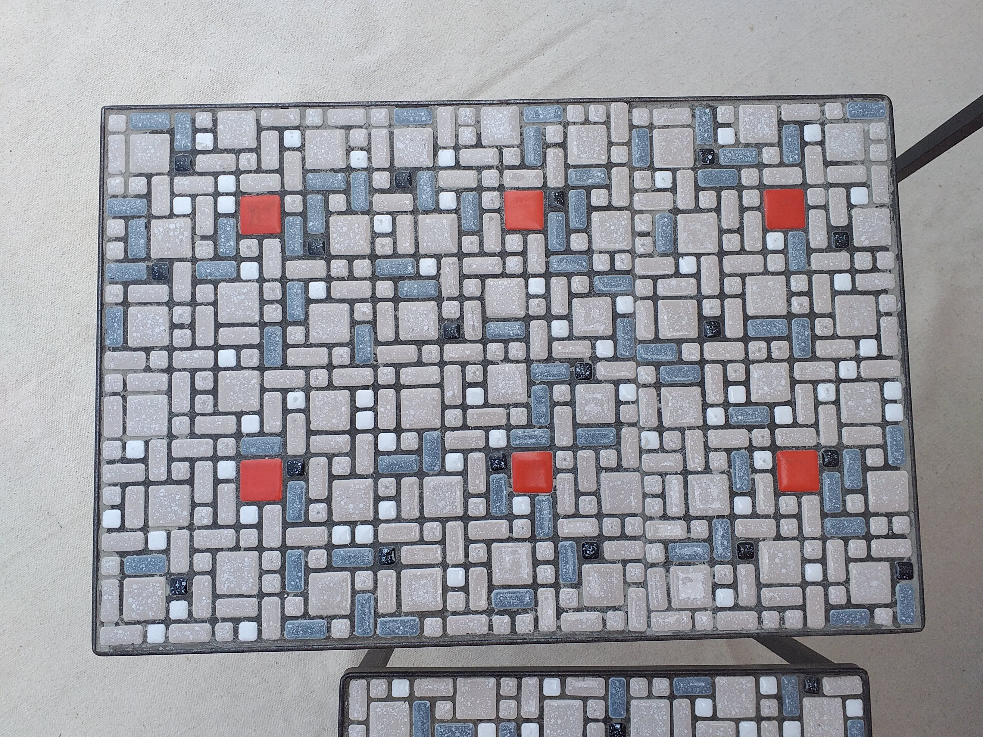 Pull-out tables  modernist ceramic