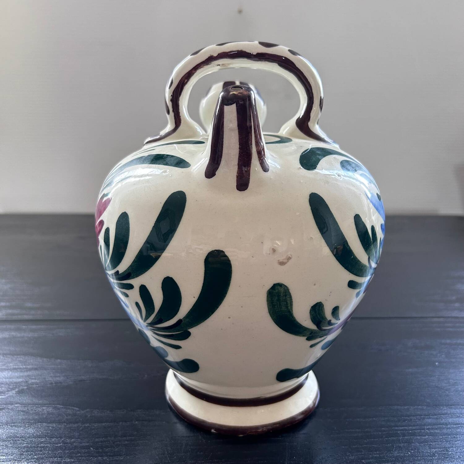 Water bottle with floral decoration