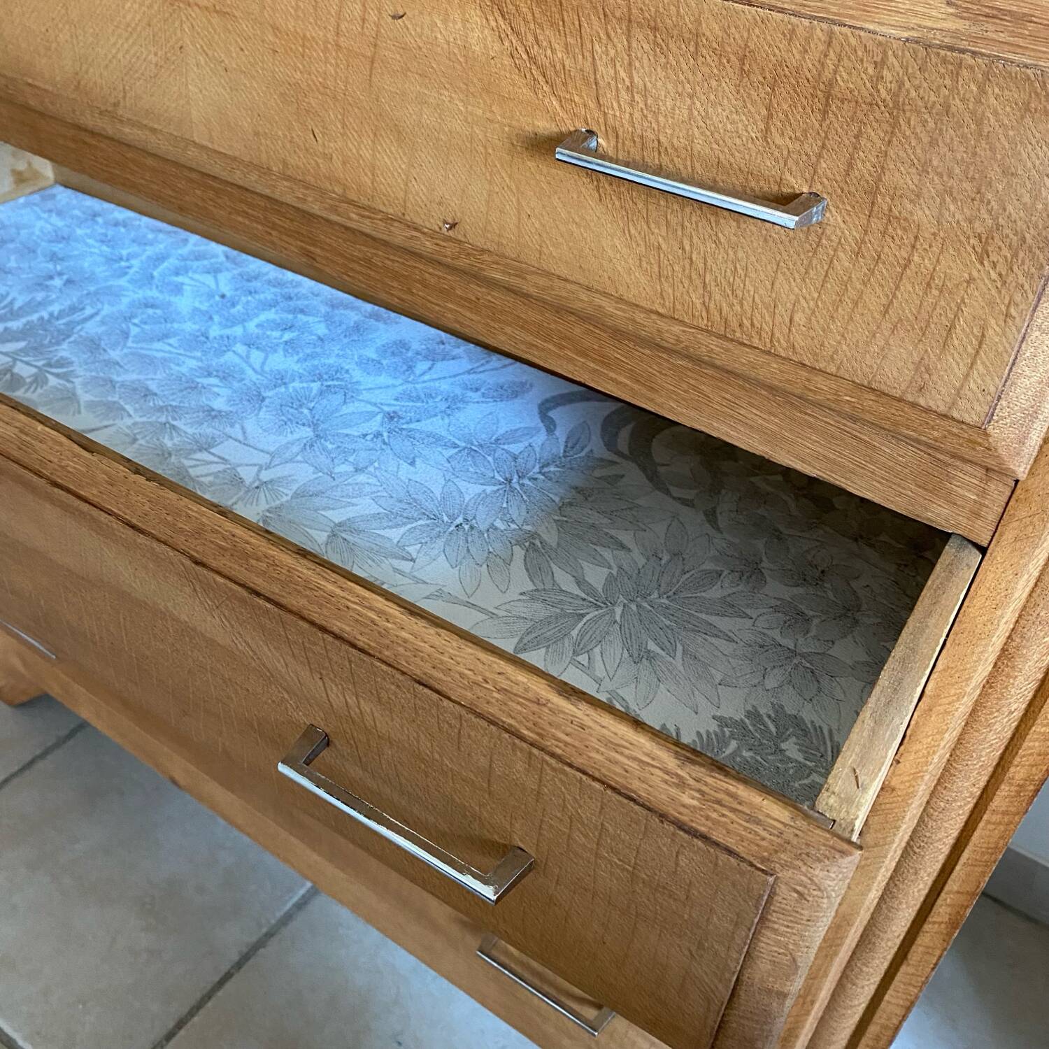 Compass feet chest of drawers