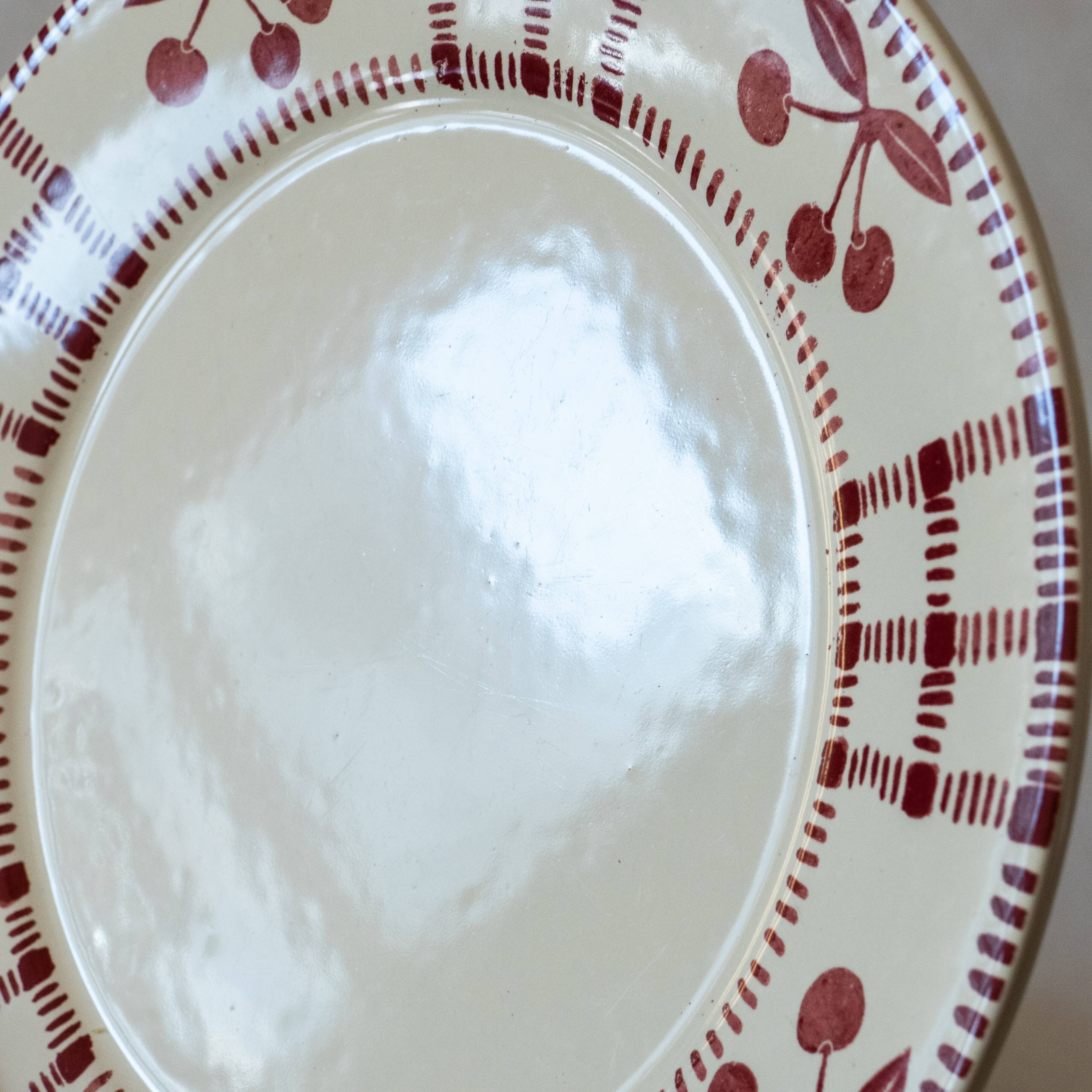 6 assiettes anciennes peintes à la main décor cerise