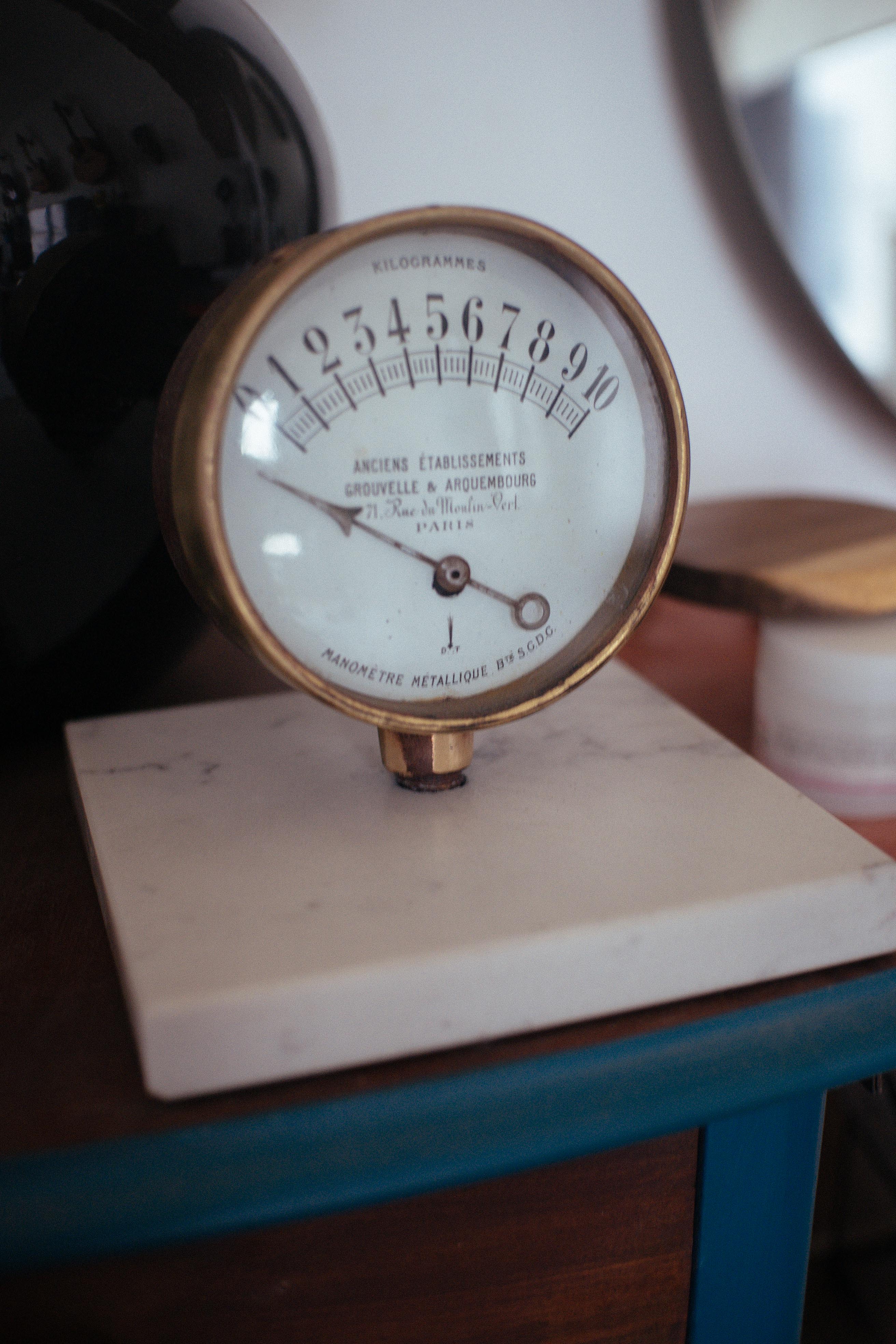 Manometer early twentieth century on marble base