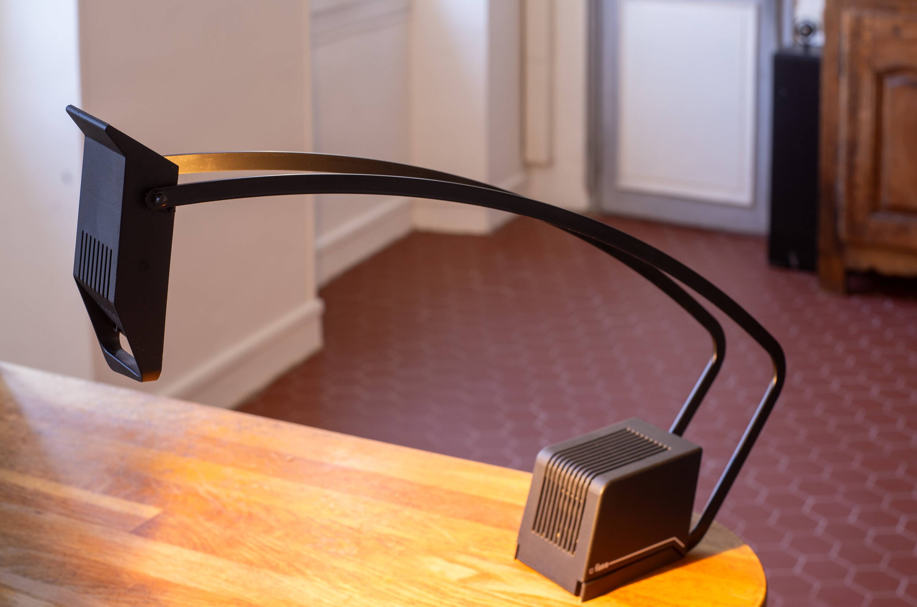 FASE Vintage table lamp from the 80s - Model: Nutria - Good condition