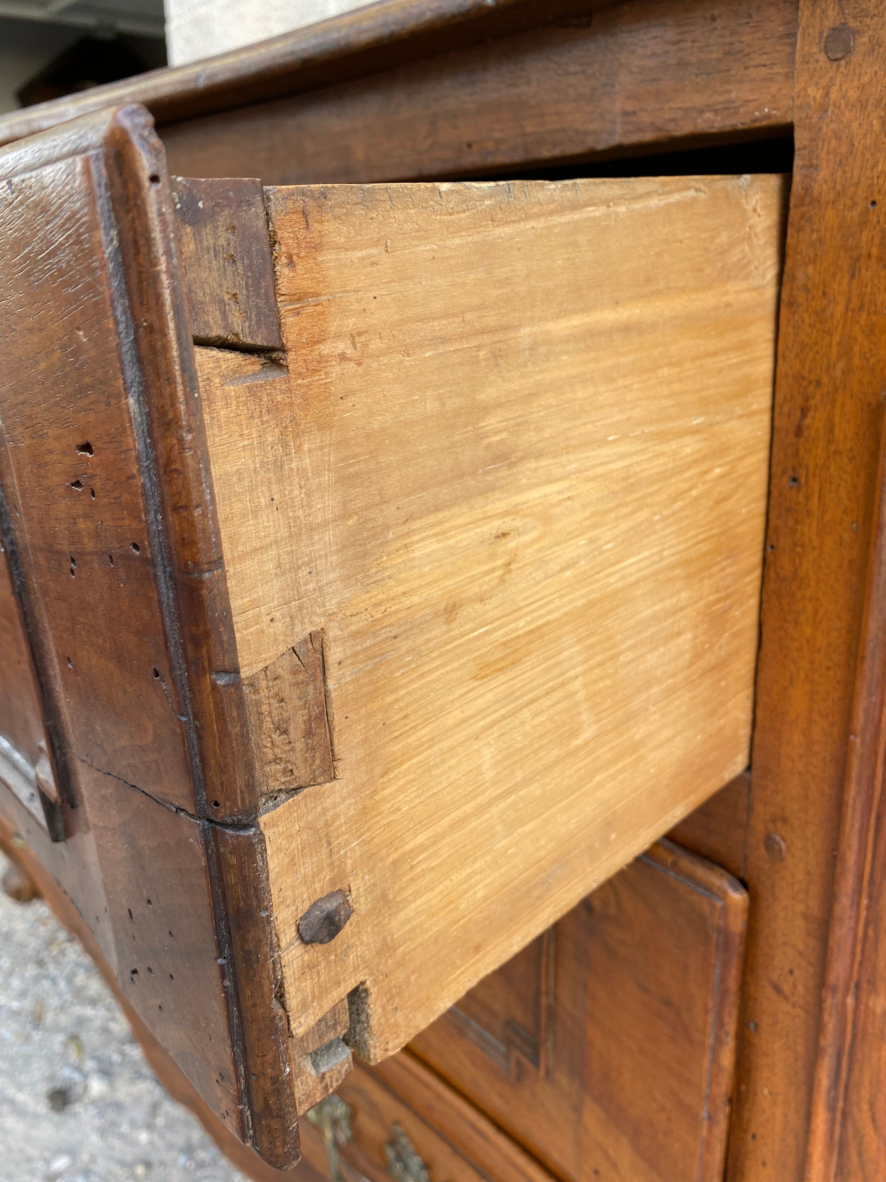 Commode Louis XV walnut 18th