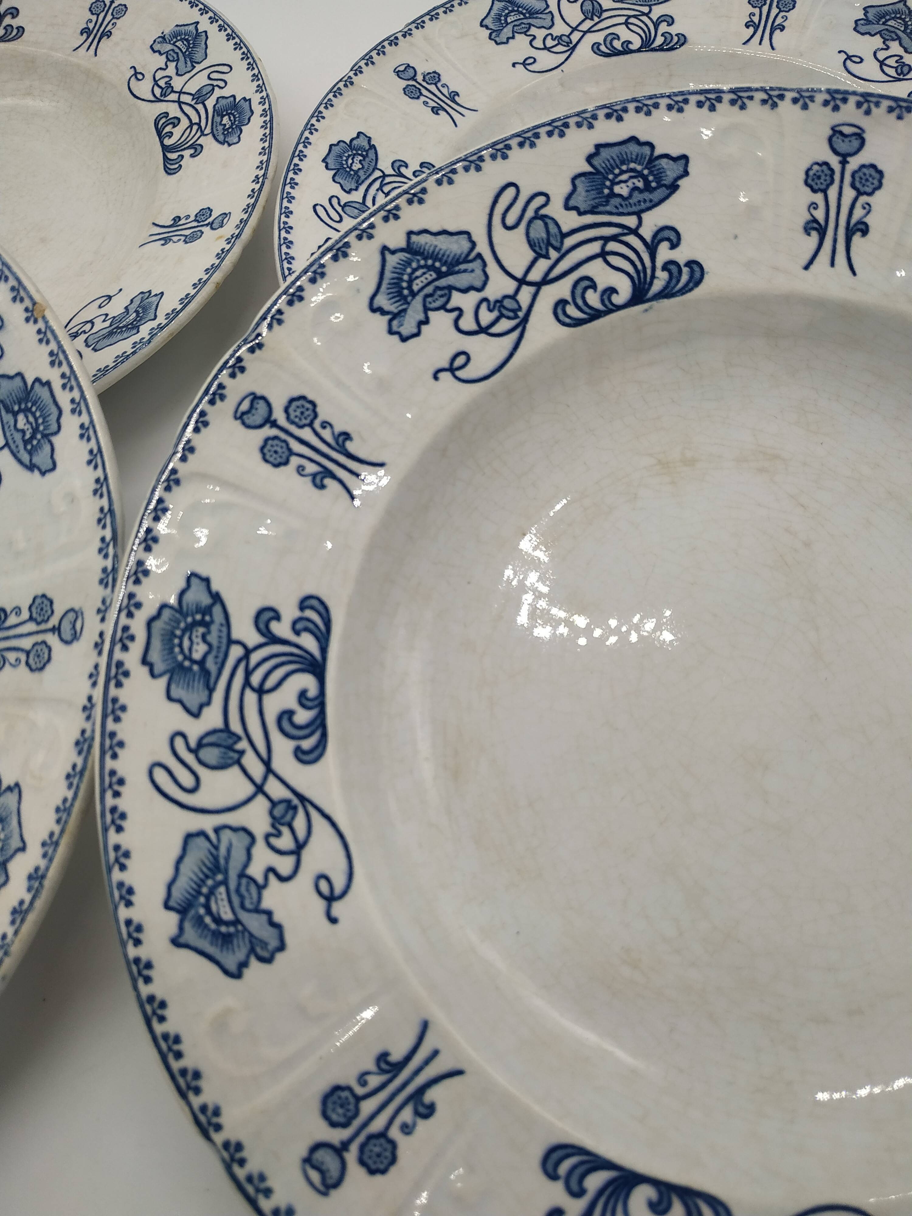 Lot de 4 assiettes anciennes Sarreguemines décor 1900