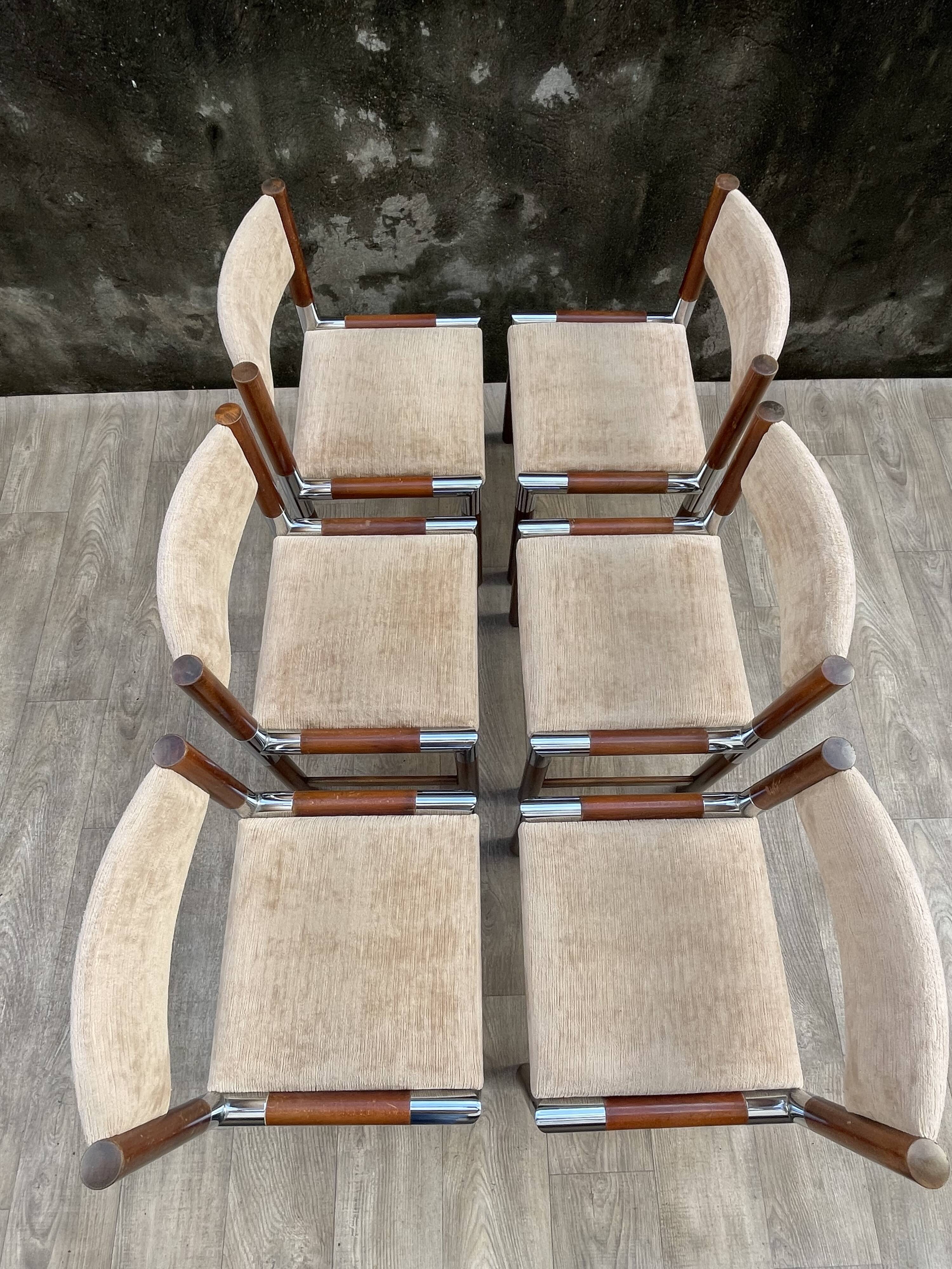 6 vintage chairs in wood, metal and fabric