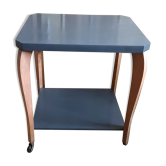 Serving table