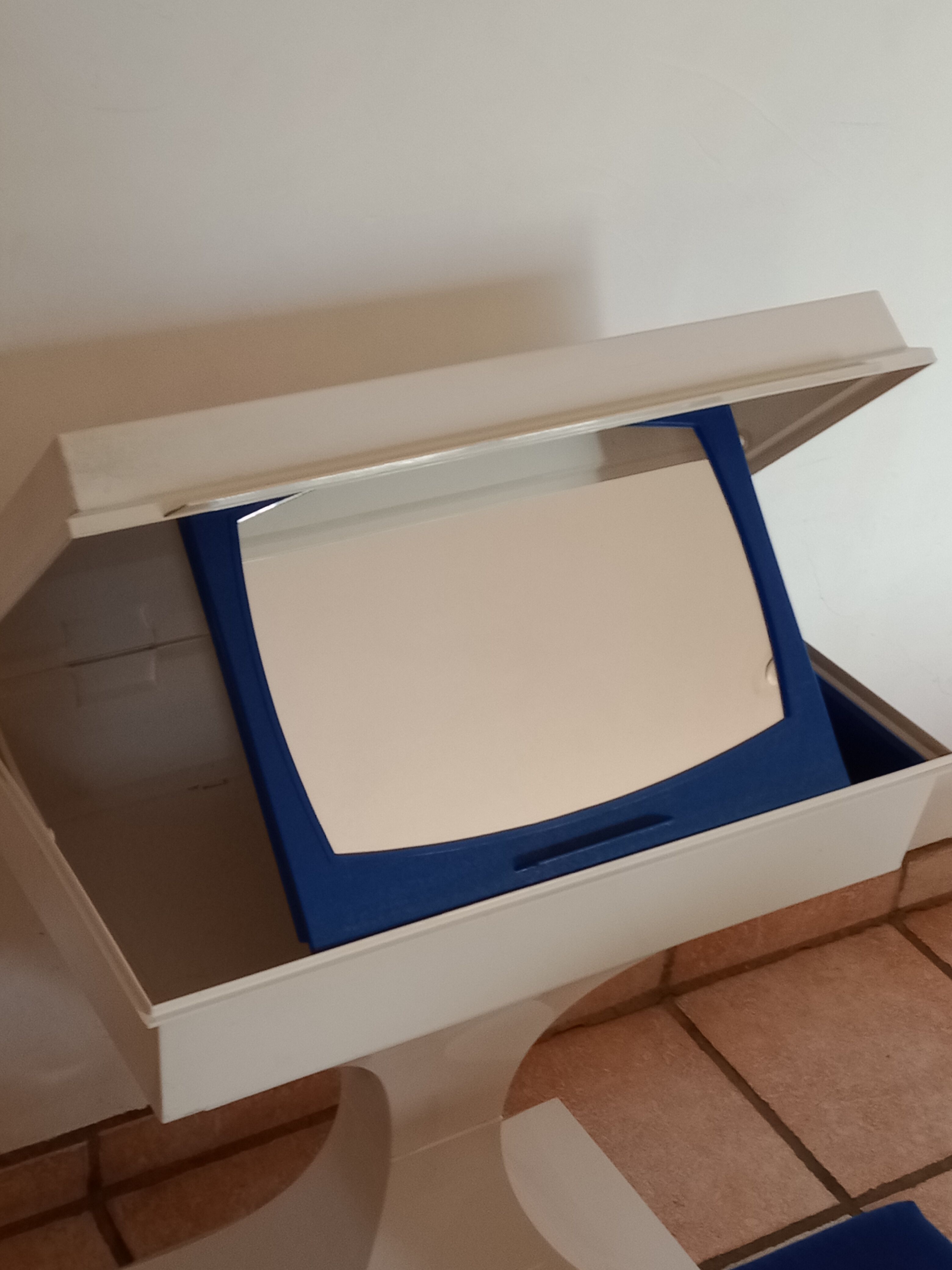 Flair dressing table set