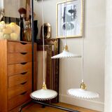 White glass hanging lamp