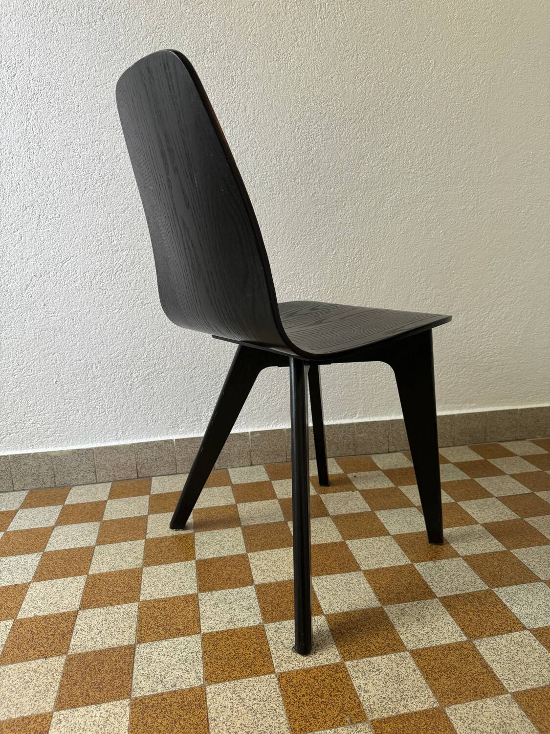 90s designer chairs in lacquered curved wood (X2)