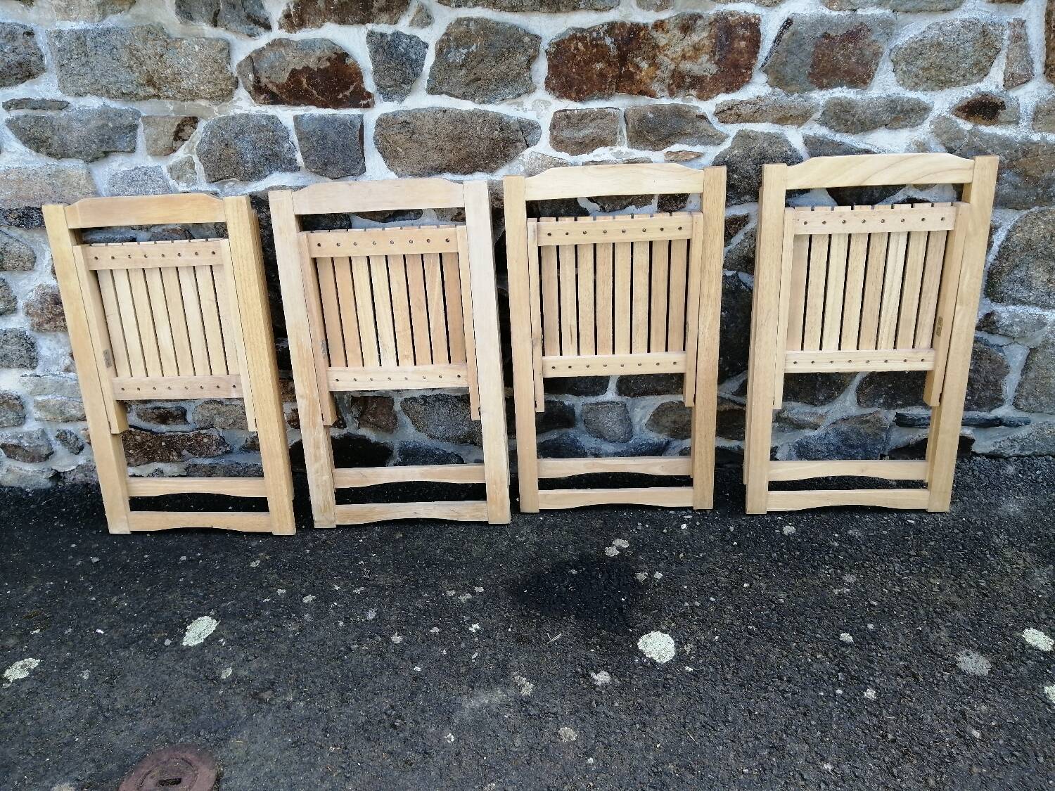 4 vintage folding chairs