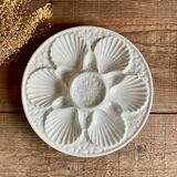 4 assiettes à huîtres en barbotine blanche
