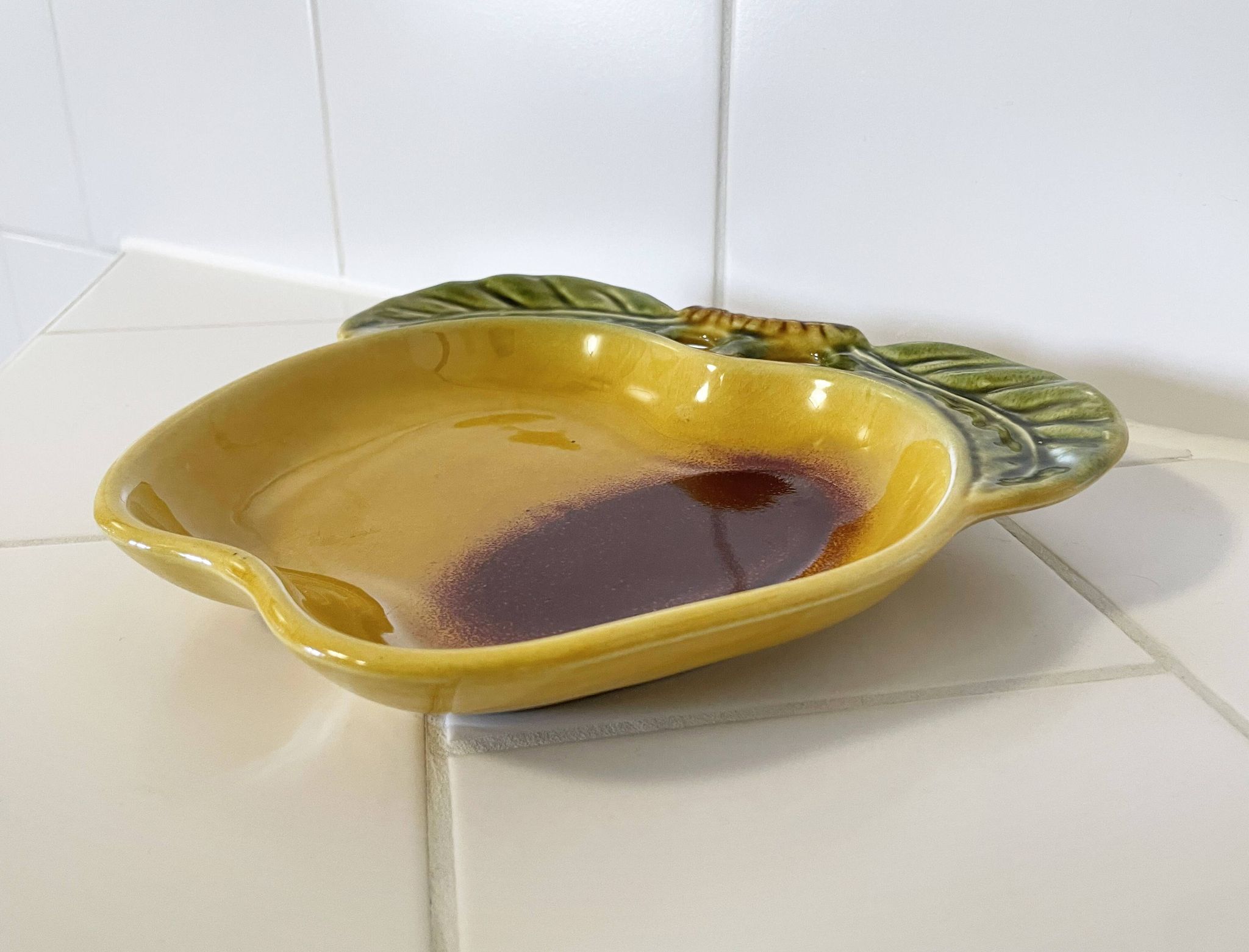 Vintage Secla Majolica apple-shaped platter, made in Portugal.