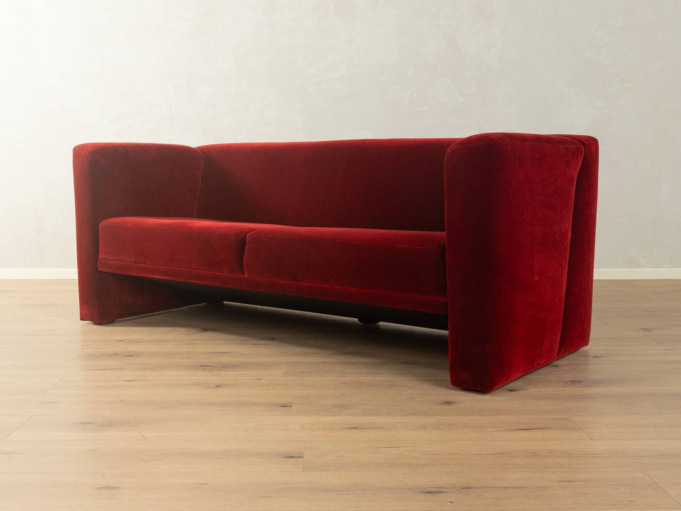 Striking velvet sofa from the 1980s