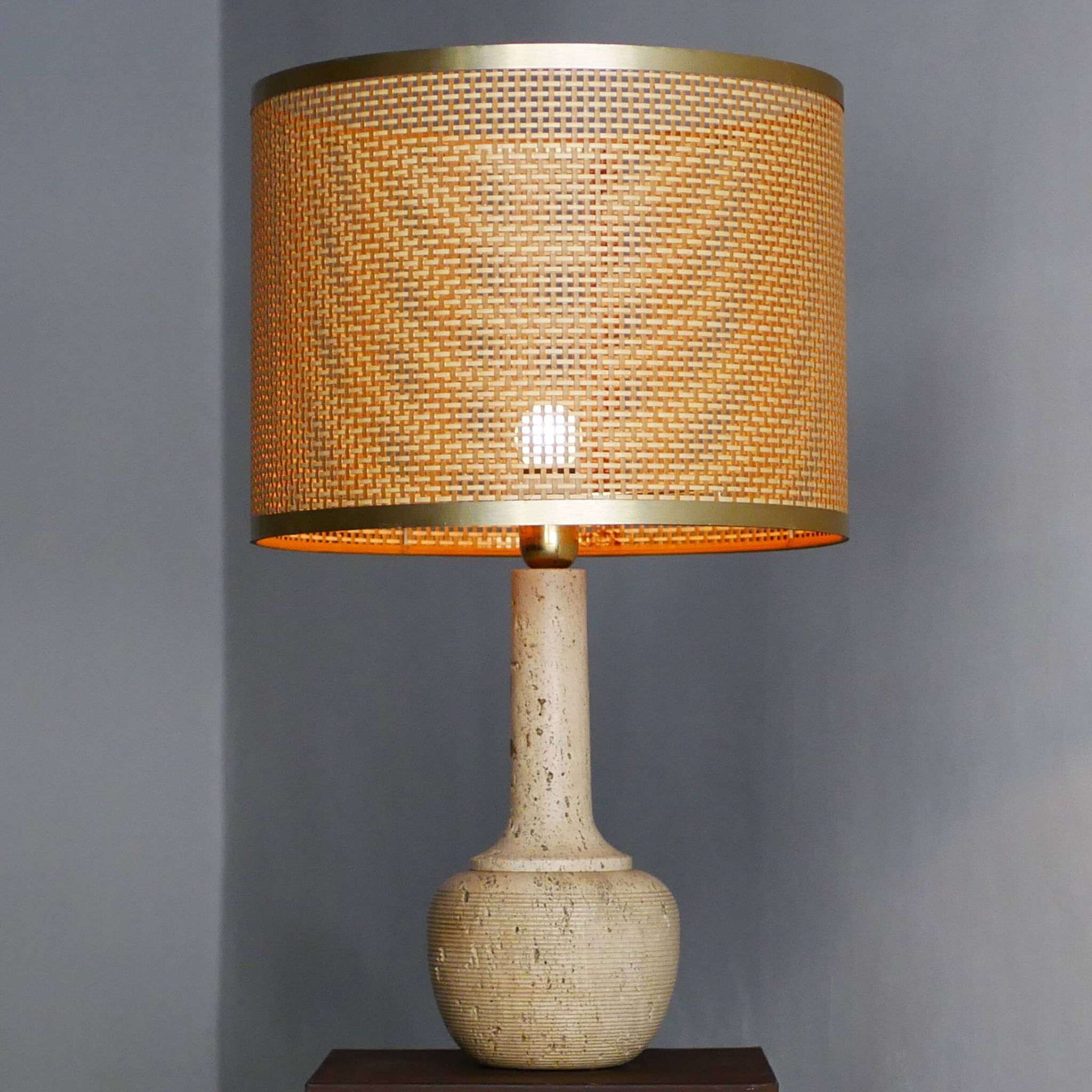 Large table lamp in travertine - Attributed to Mannelli production
