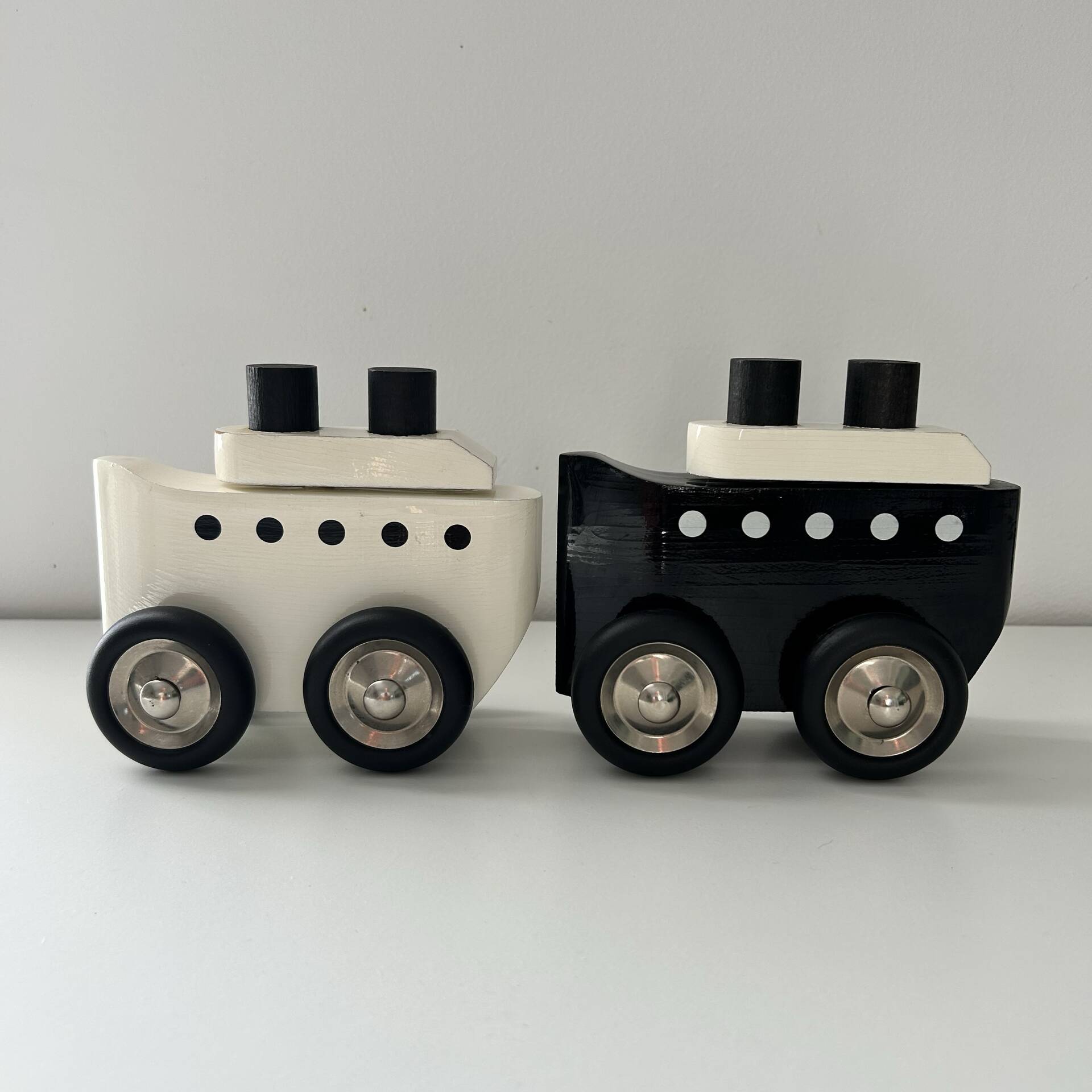 Paire de paquebots à roulettes