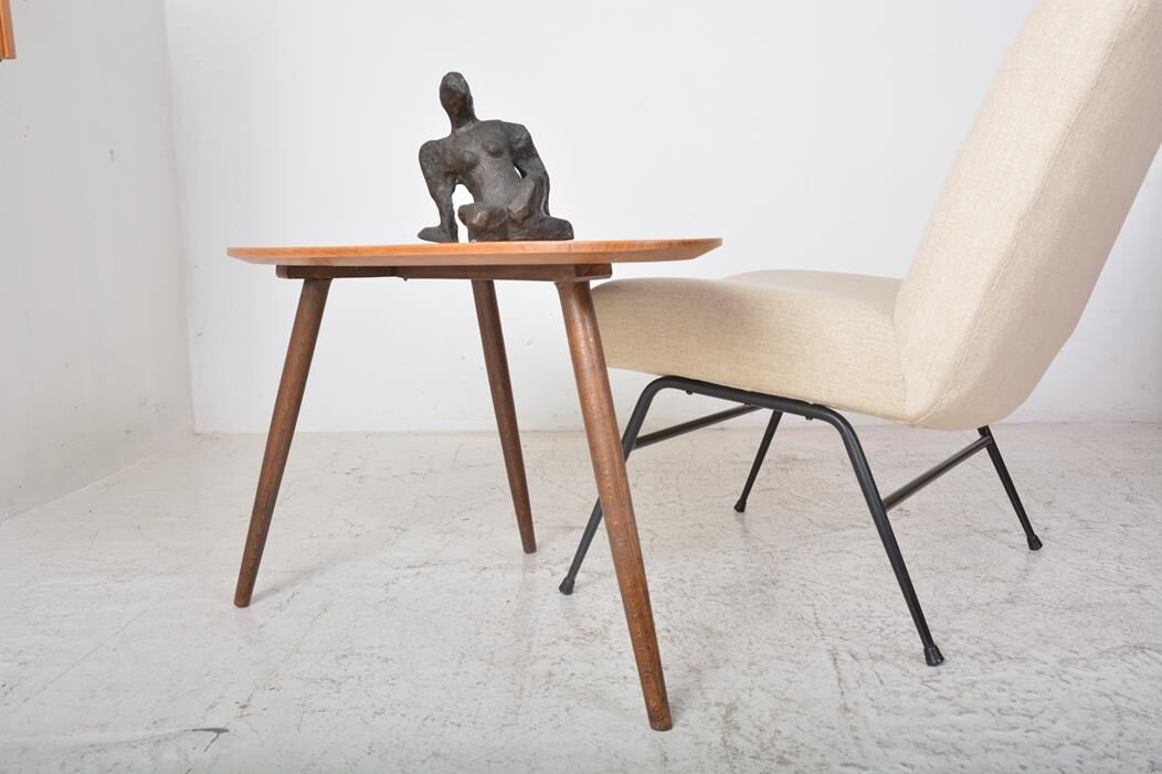 Tripod coffee table dating from the 60s