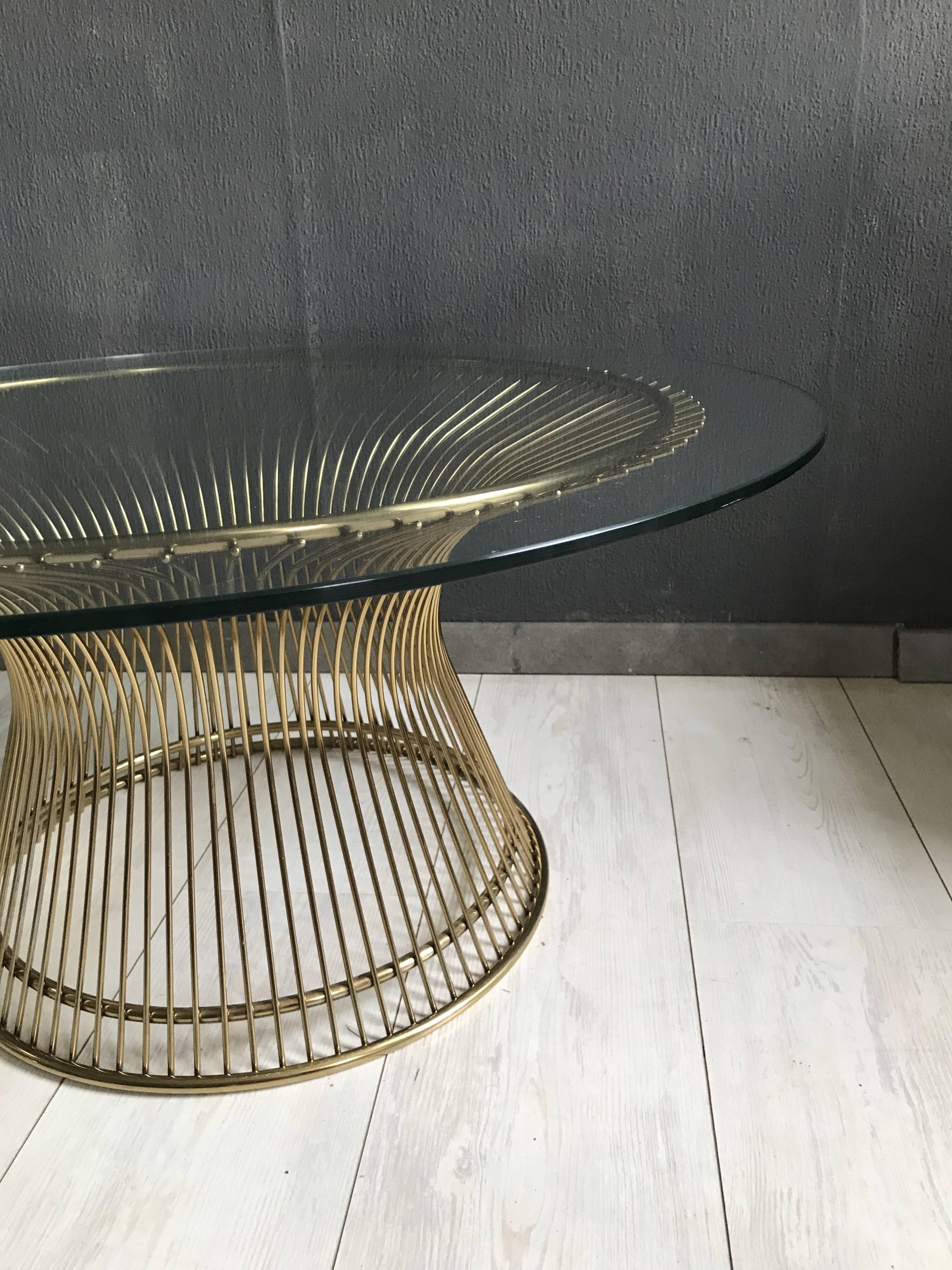 Table basse design en verre et métal doré (80cm)