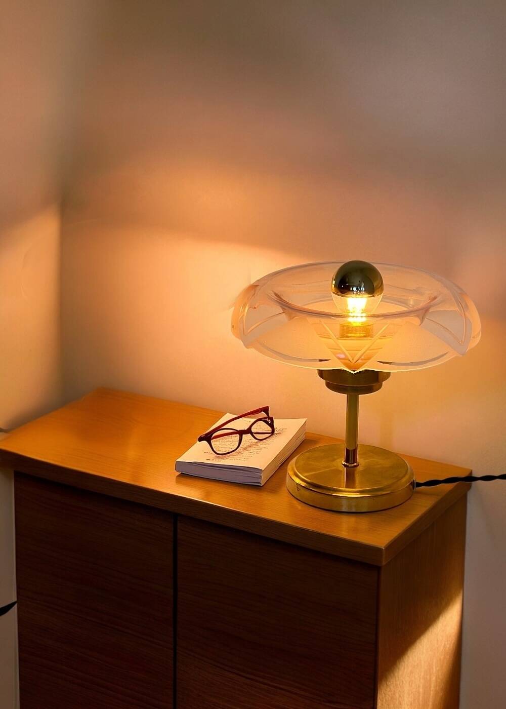 Pair of Art Deco bedside lamps in brass and etched glass