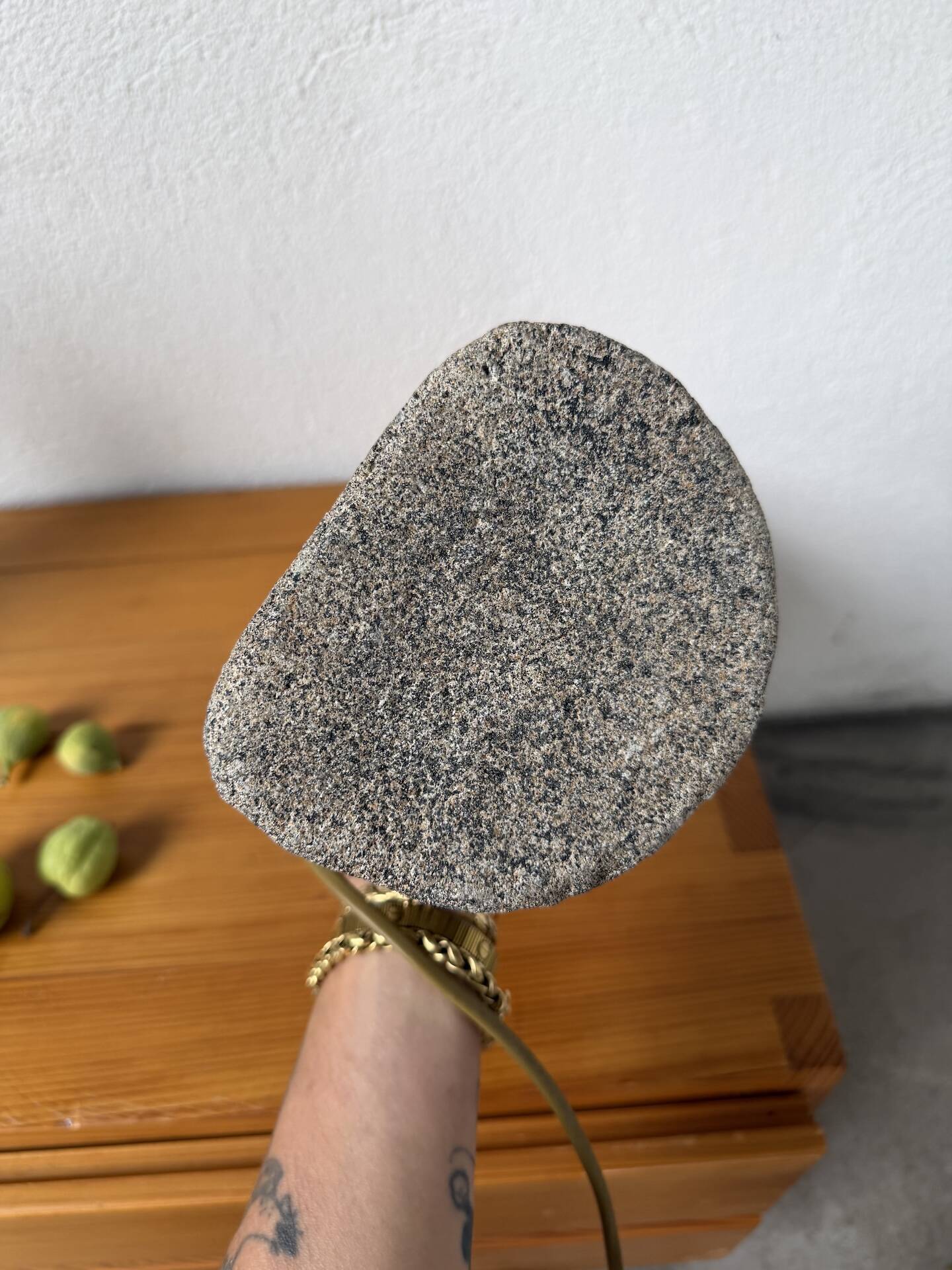 Lampe de bureau ou de table granit pierre sculptée 1970