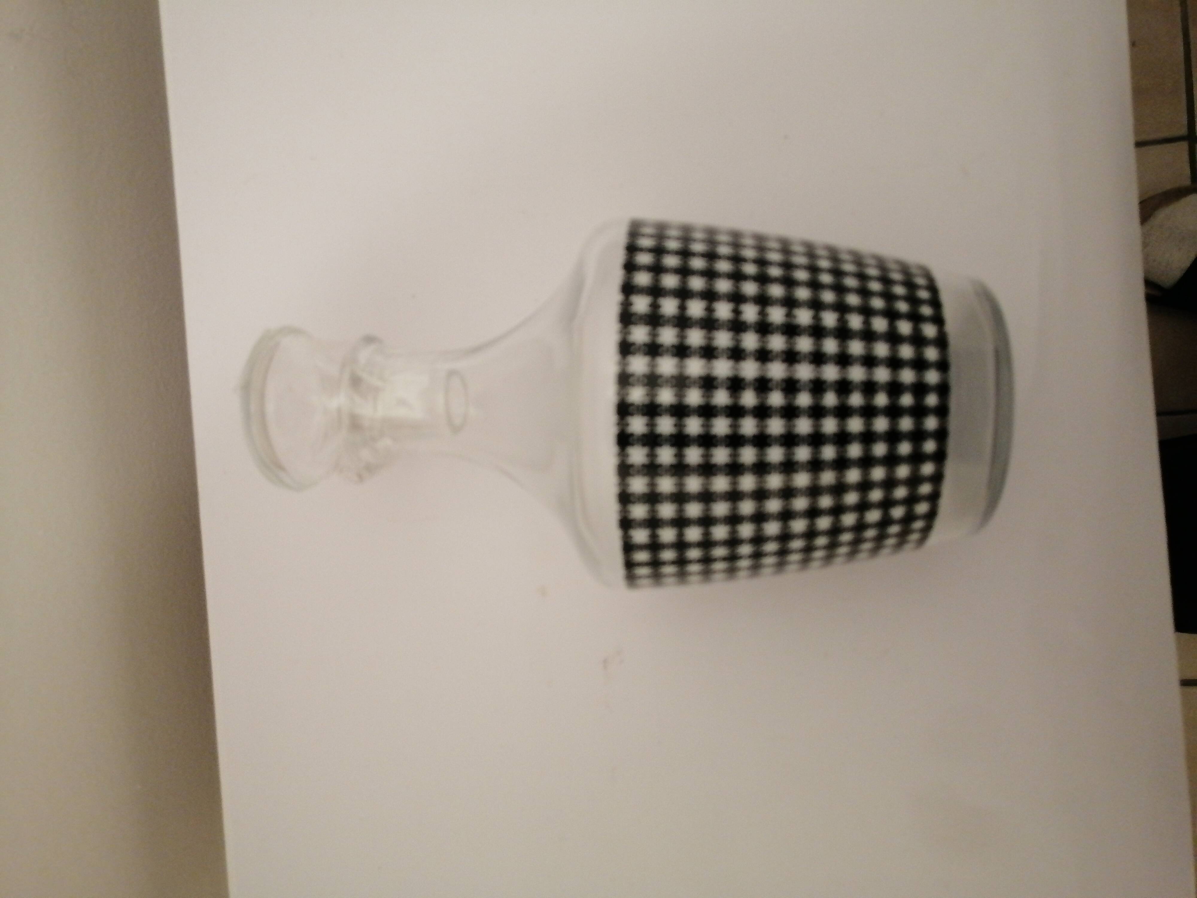 Vintage houndstooth liqueur carafe + 6 glasses