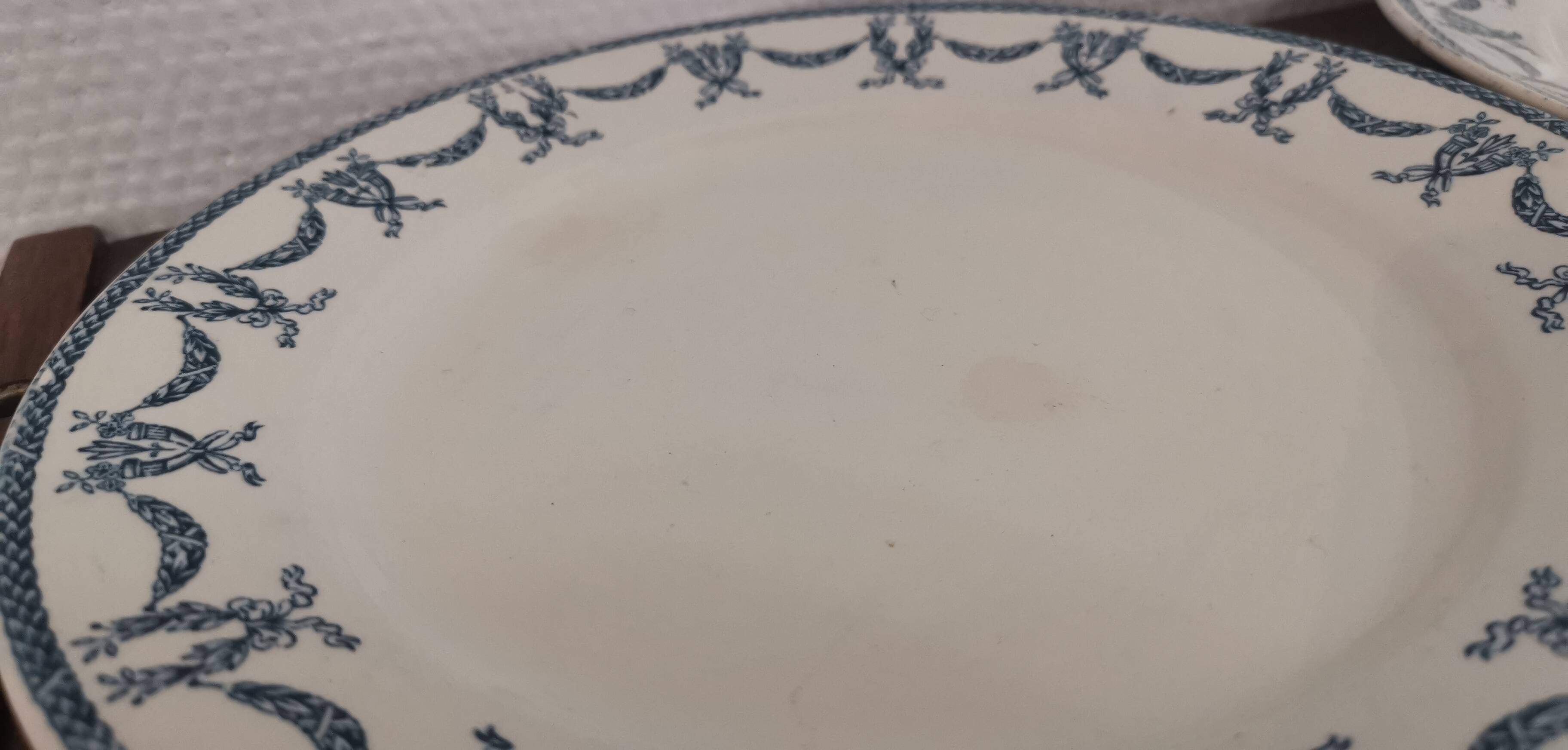 Set of 7 iron earth flat plates u&c sarreguemines and digoin