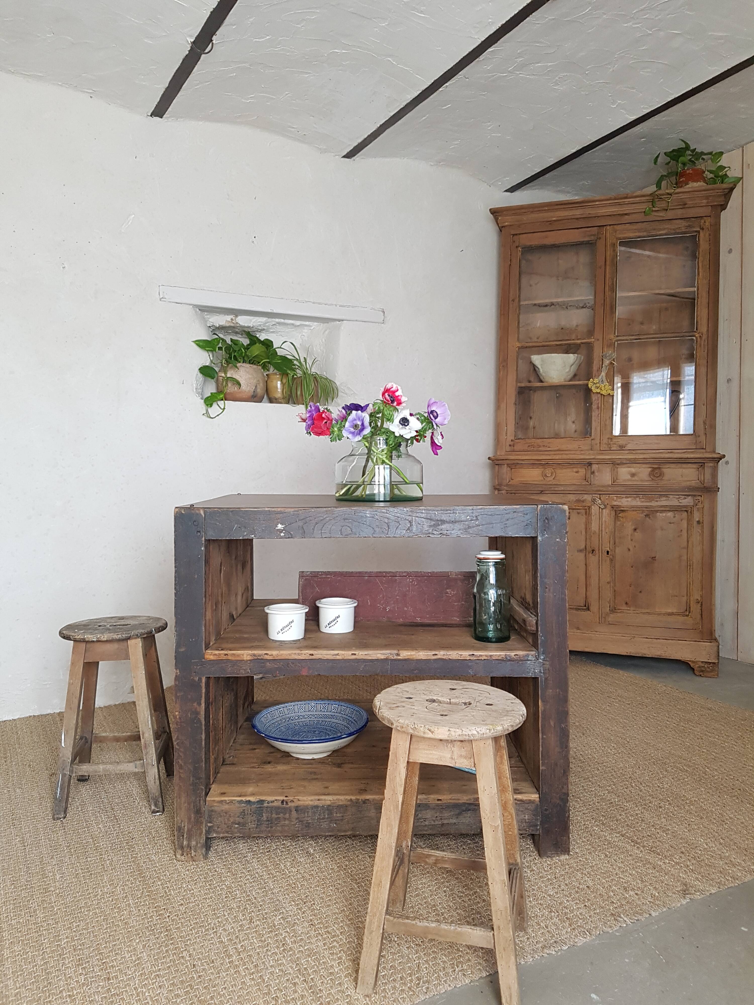 Central island old printer's marble