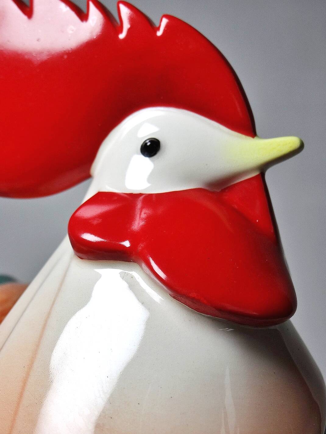 Polychrome porcelain rooster subject Hahn Georges Selim for Goebel Germany 1984