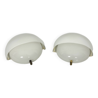 Rare ensemble de deux appliques Mania en verre et laiton par Vico Magistretti pour Artemide. Italie années 1960