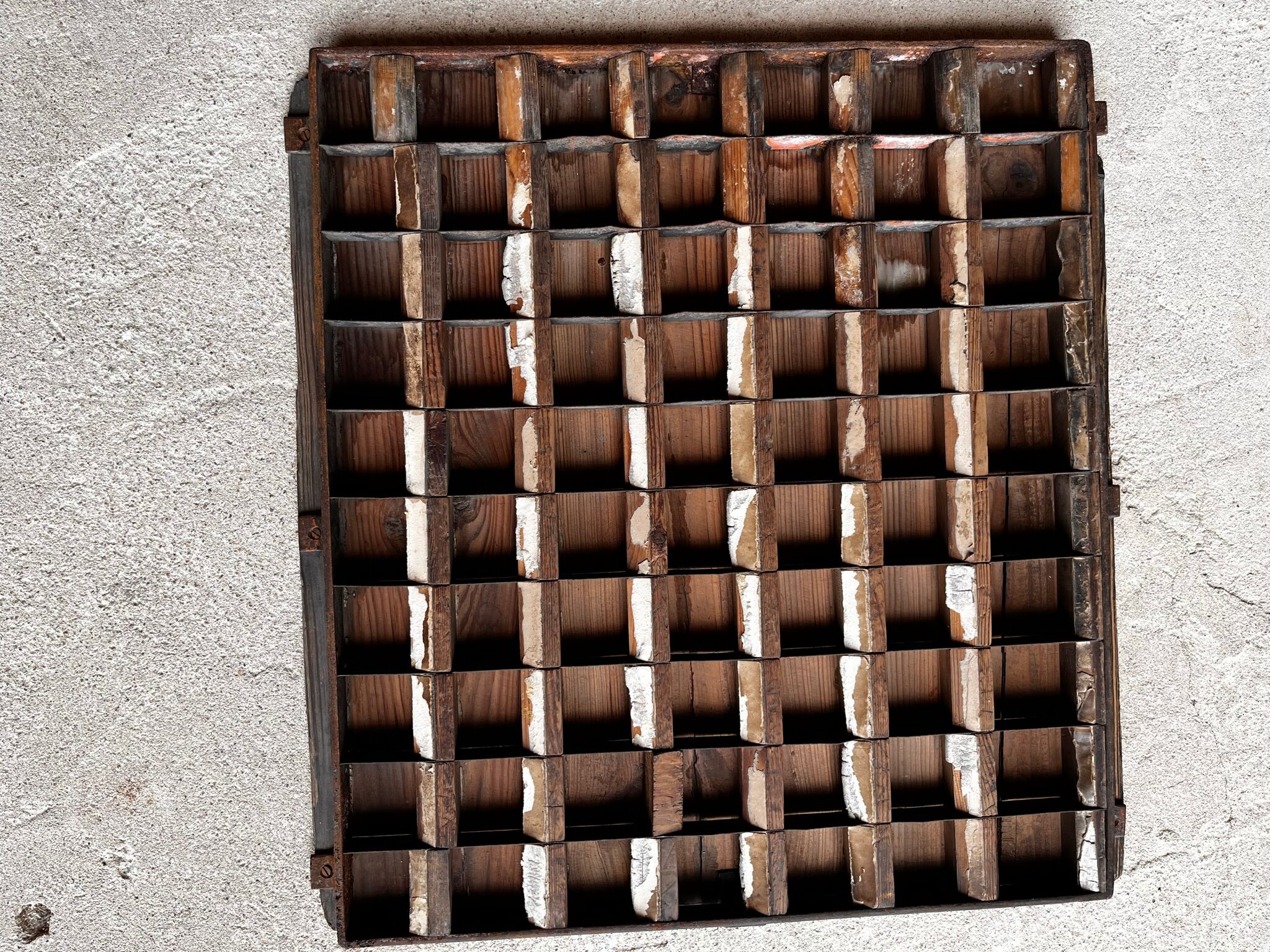 Metal and wood printing locker