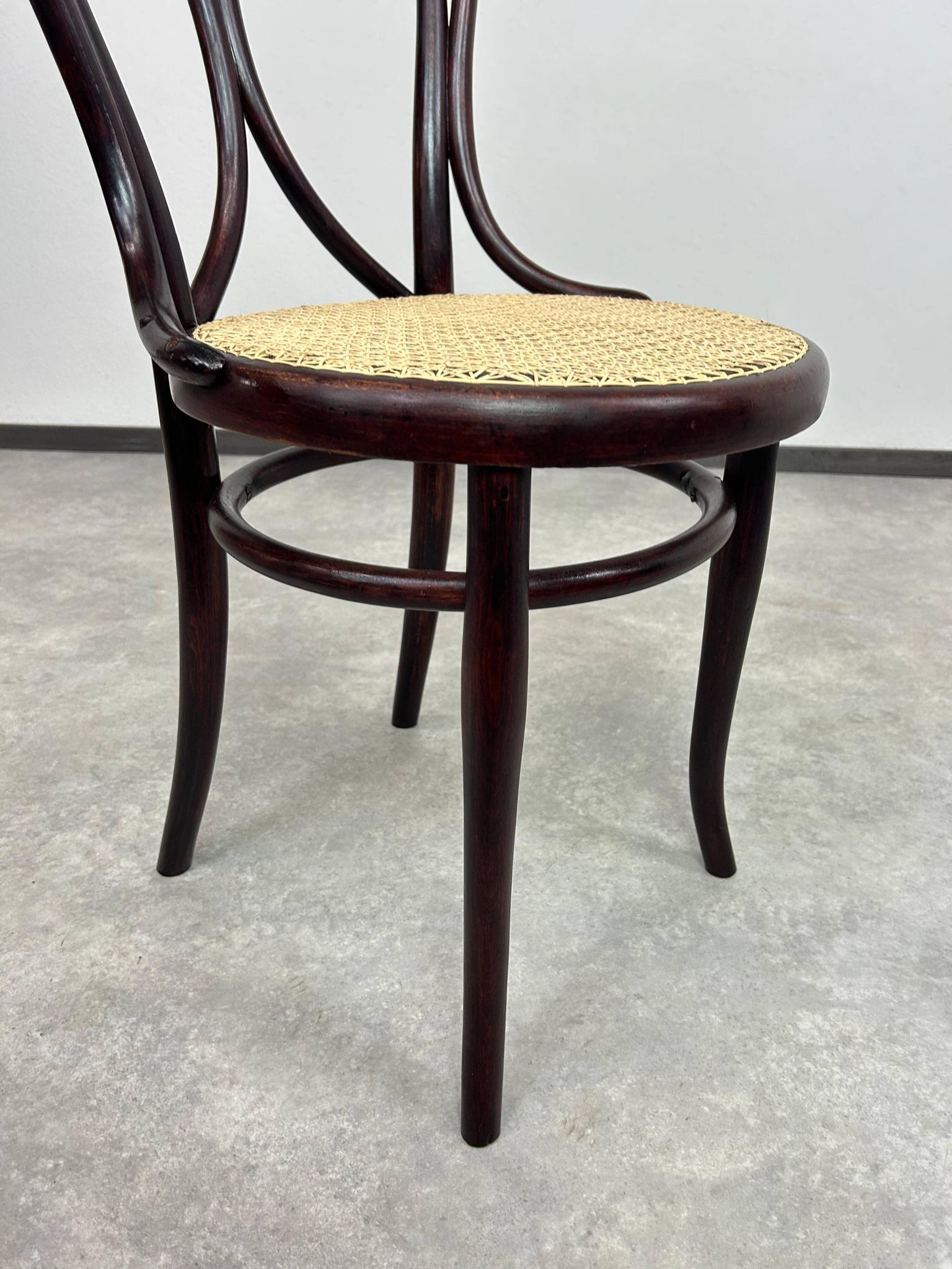 Bentwood dining chair No. 19 by Thonet