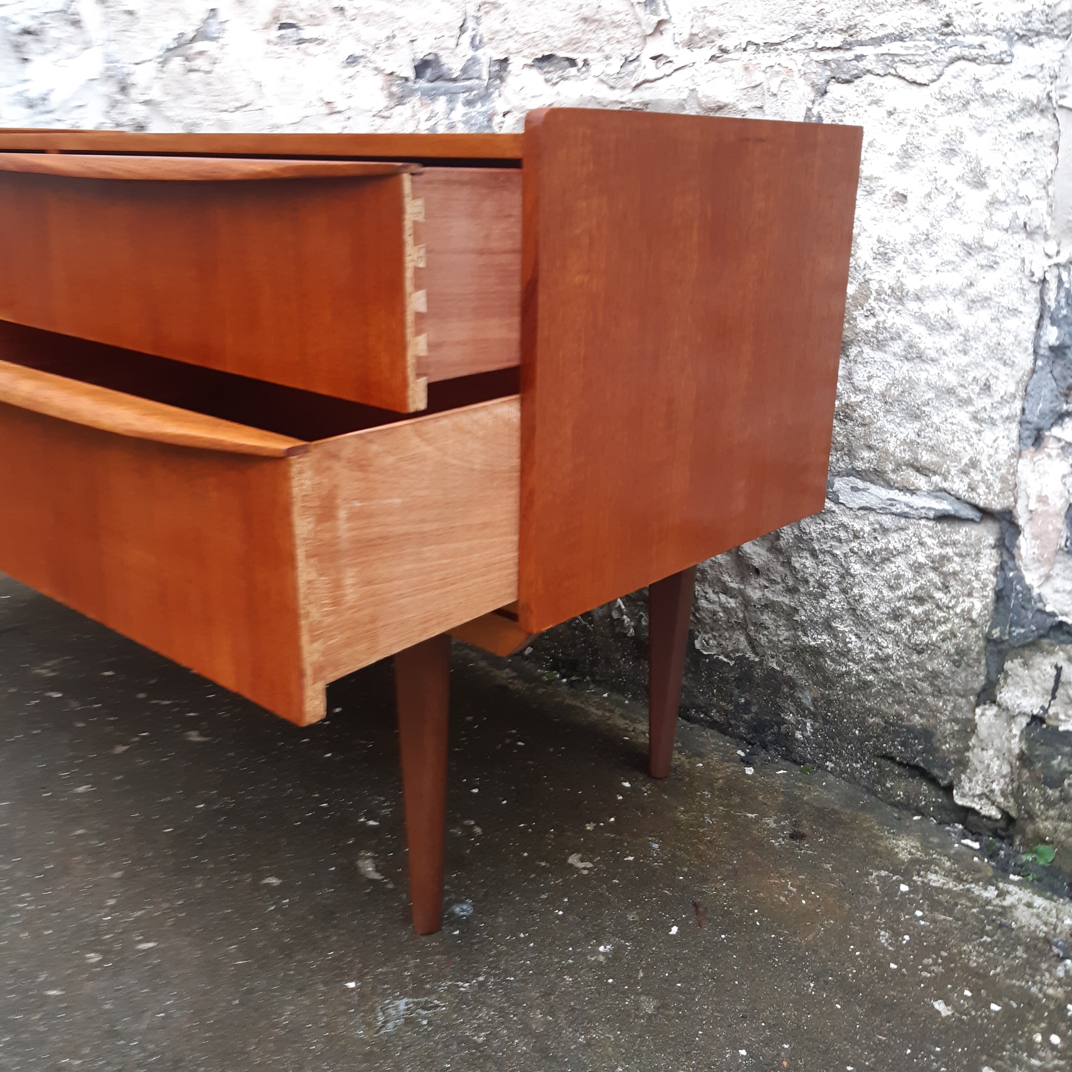Mid century chest of drawers