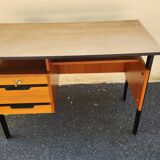 Desk with a beautiful 1960/70 look, 3 drawers + key, black legs