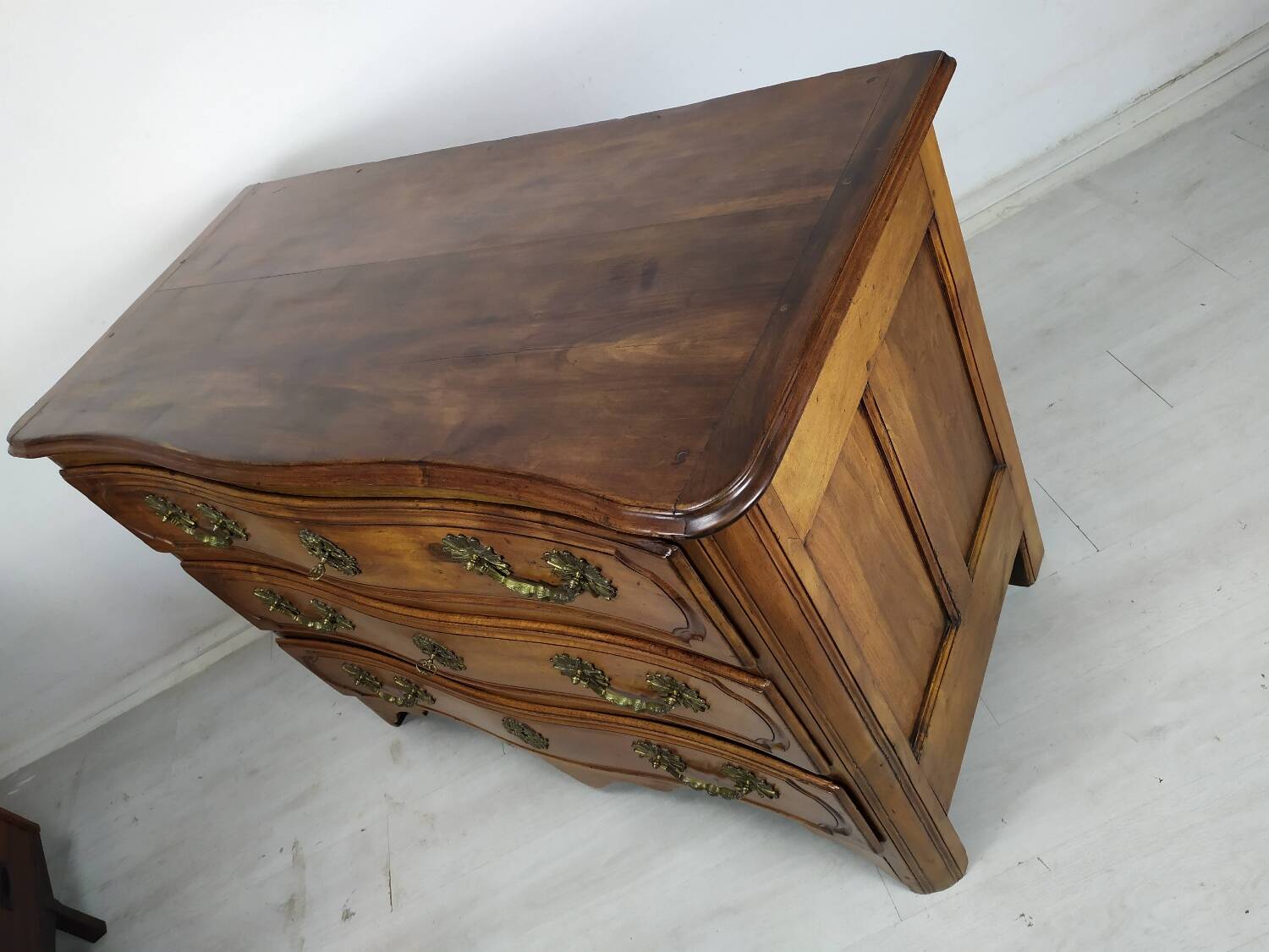 Commode lyonnaise noyer