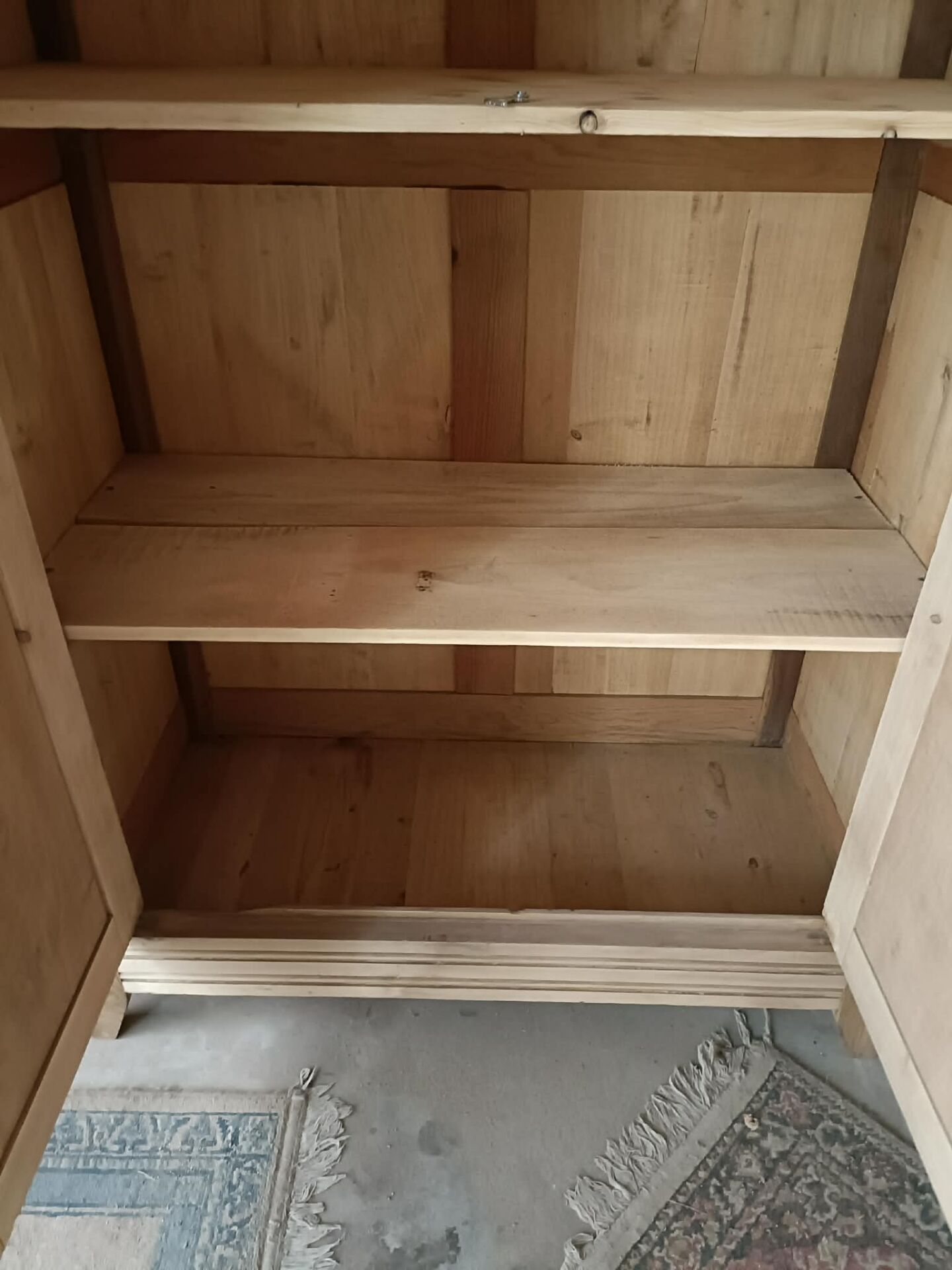 Armoire parisienne 
