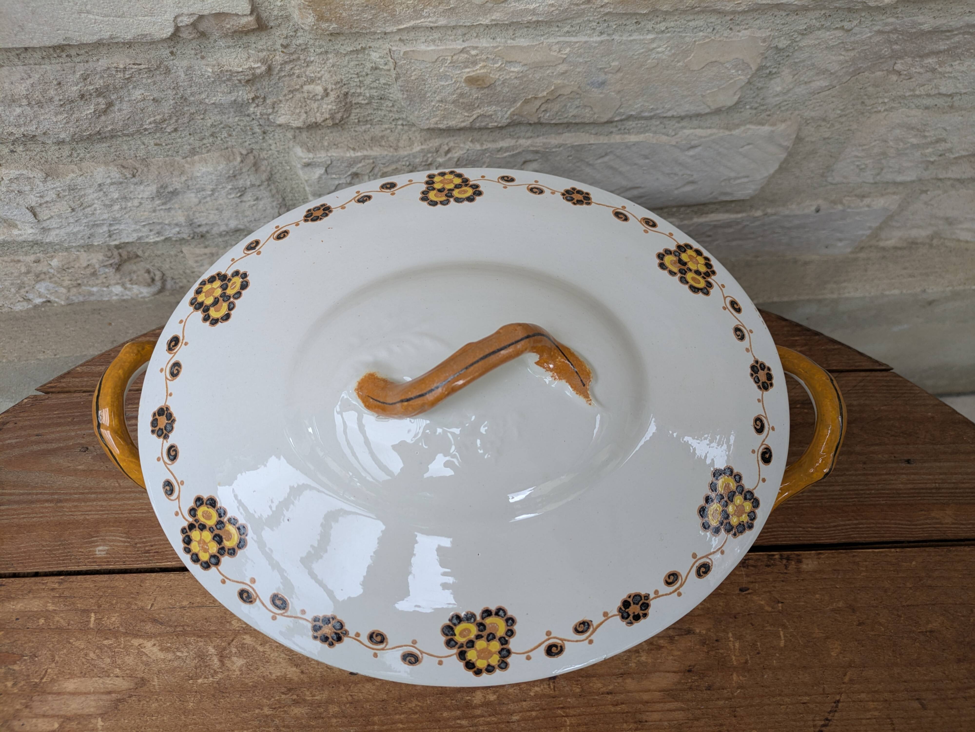 Flory Boch Frères La Louvière soup tureen - ironstone style - vintage decor