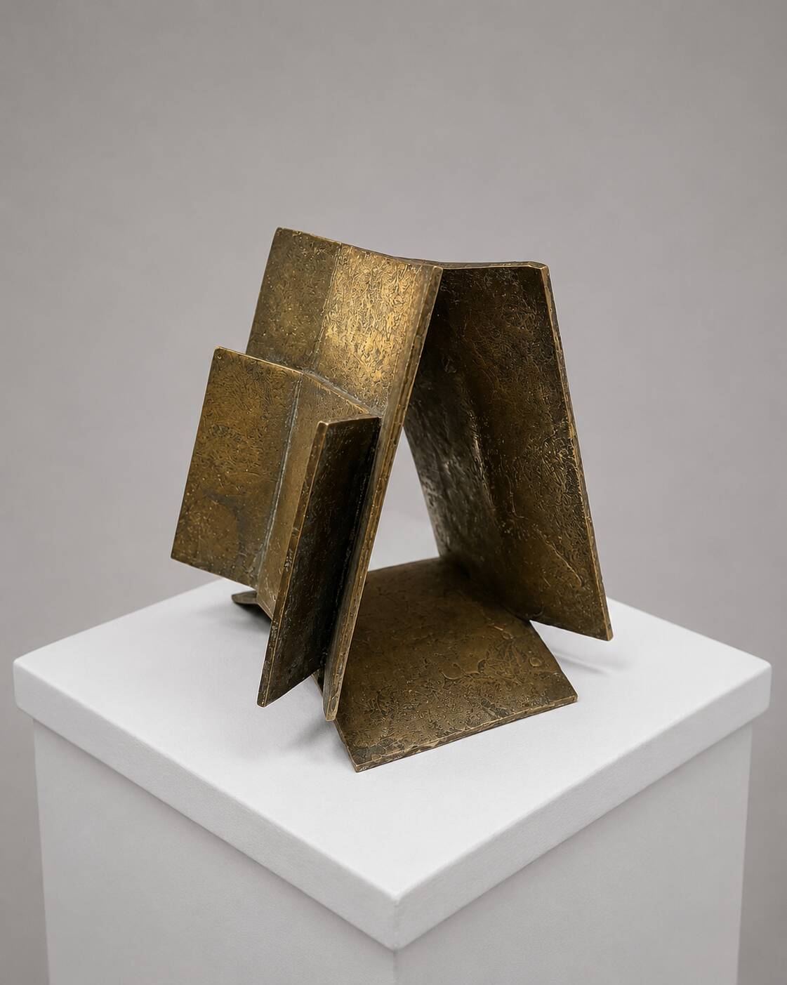 Modernist abstract bronze sculpture signed by María Simón Padrós.