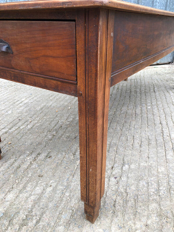 Table de ferme ancienne d’époque reconstruction en cerisier massif