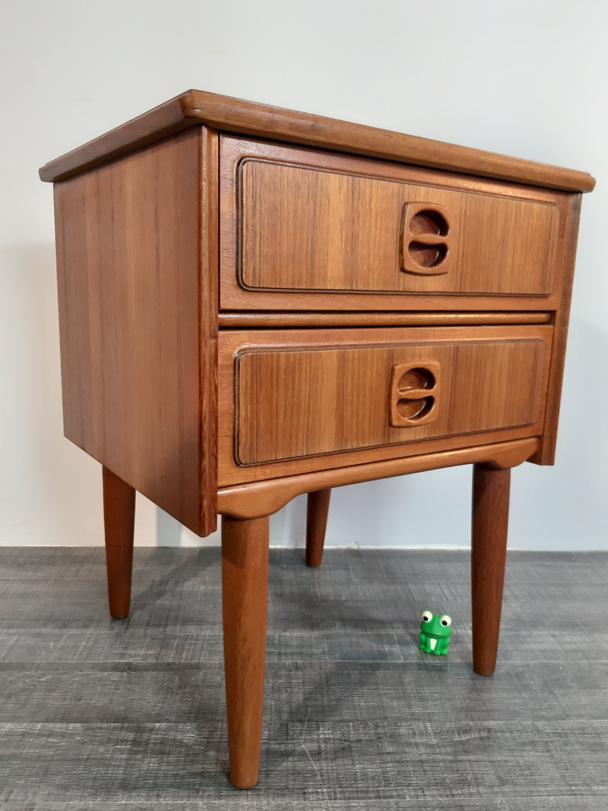 Danish beside tables in teck 2 drawers, scandinavian 1960
