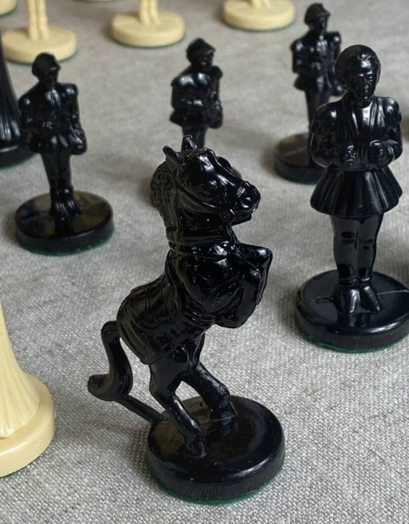 Large Vintage Medieval Chess Set Ajedrez Fantasia